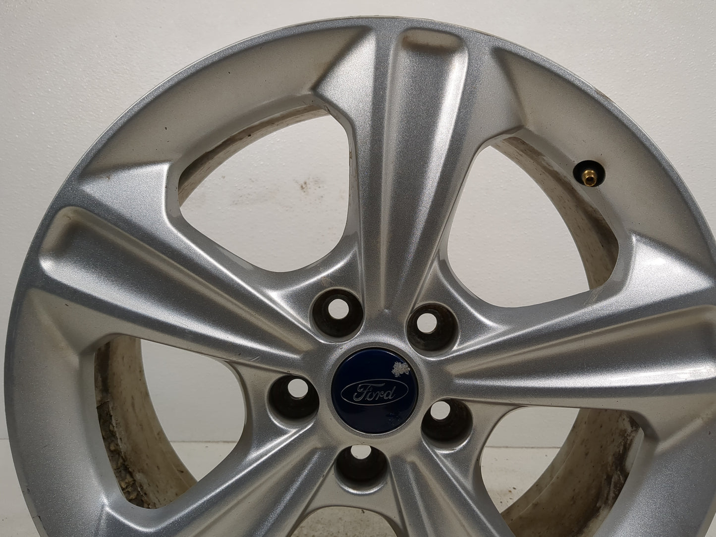 2013-2016 Ford Escape Oem Wheel Rim 1374837 - Oemusedautoparts1.com