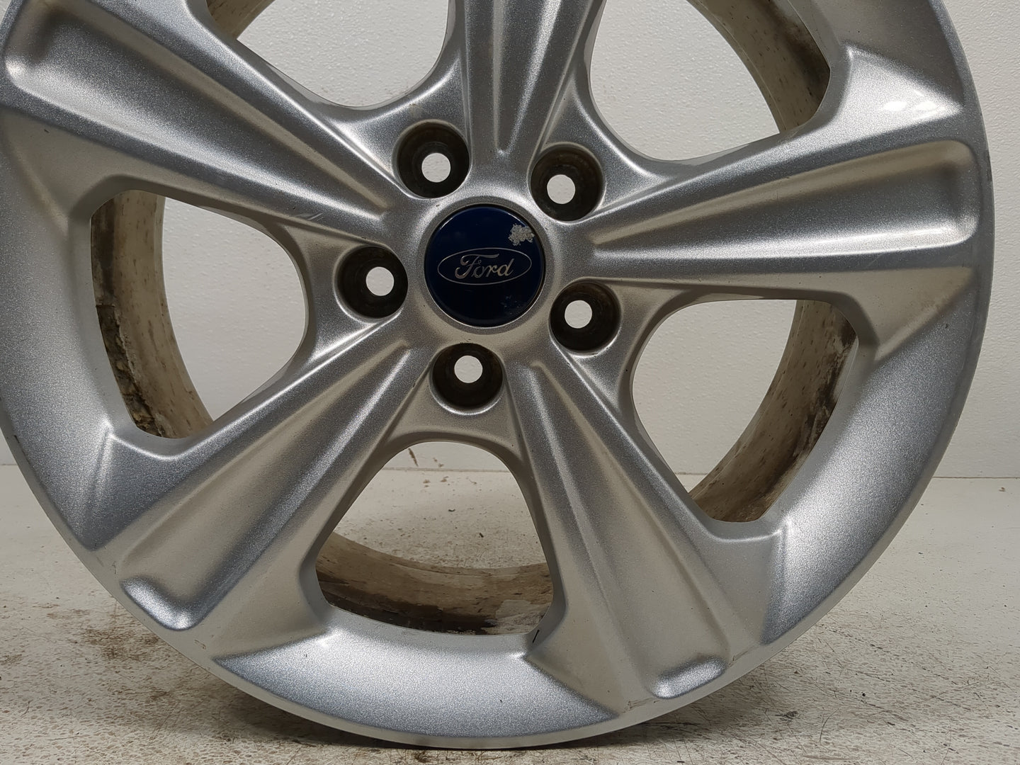 2013-2016 Ford Escape Oem Wheel Rim 1374837 - Oemusedautoparts1.com