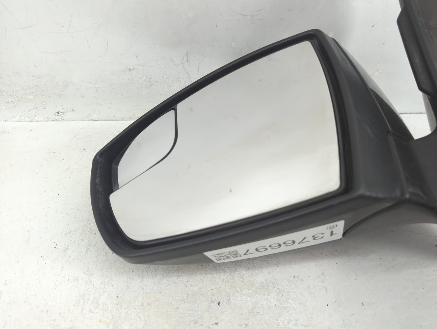 2013-2016 Ford Escape Driver Side View Mirror - Left Door Mirror OEM Used - Oemusedautoparts1.com