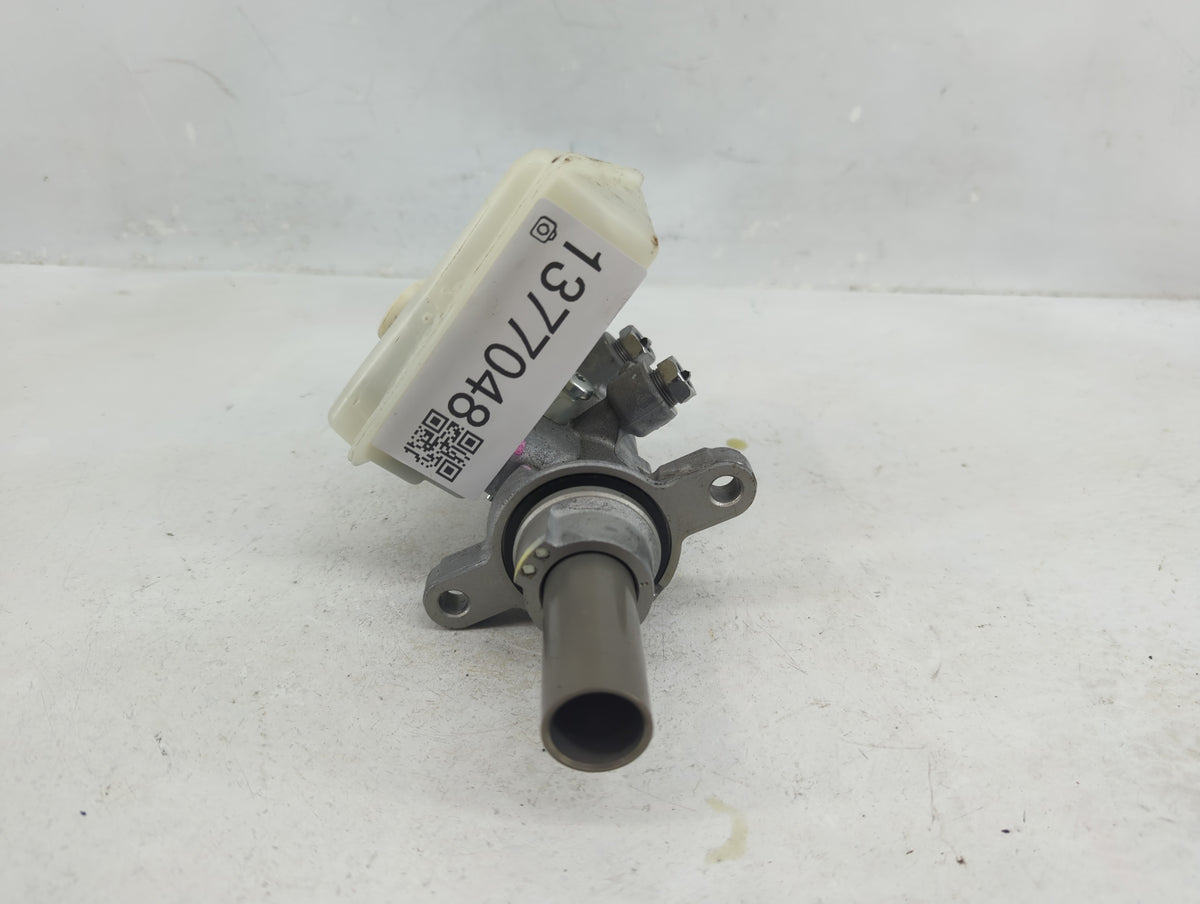2013-2019 Ford Escape Brake Master Cylinder 1377048 - Oemusedautoparts1.com