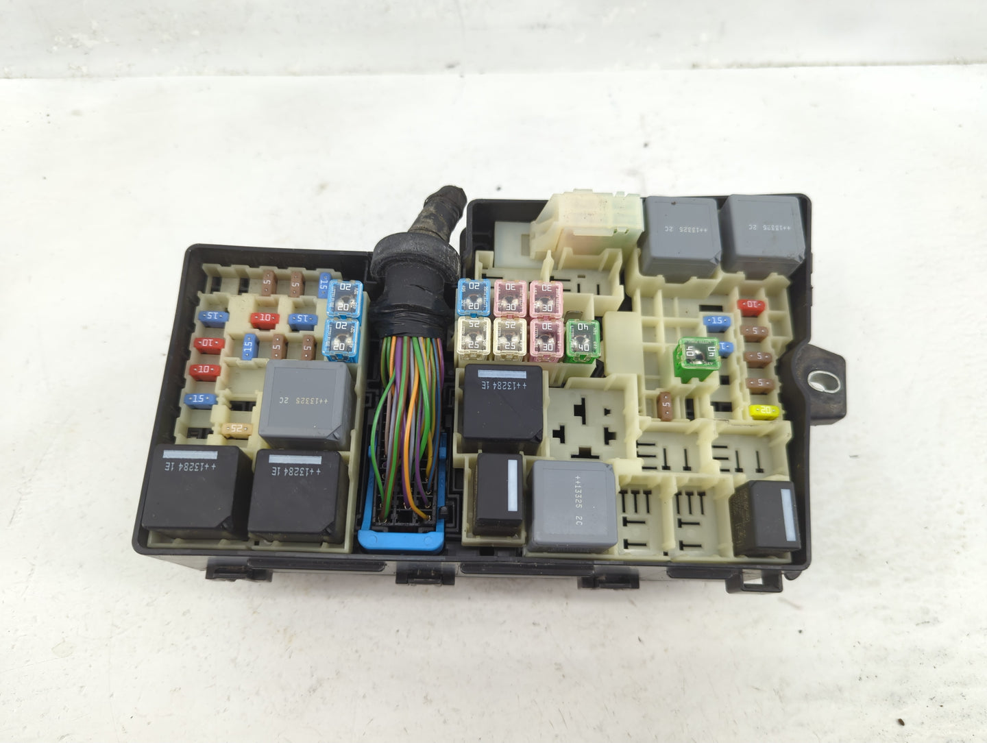 2013-2016 Ford Escape Fusebox Fuse Box Panel Relay Module P/N:AV6T-14A067-AC Fits Fits 2013 2014 2015 2016 OEM Used Auto Par