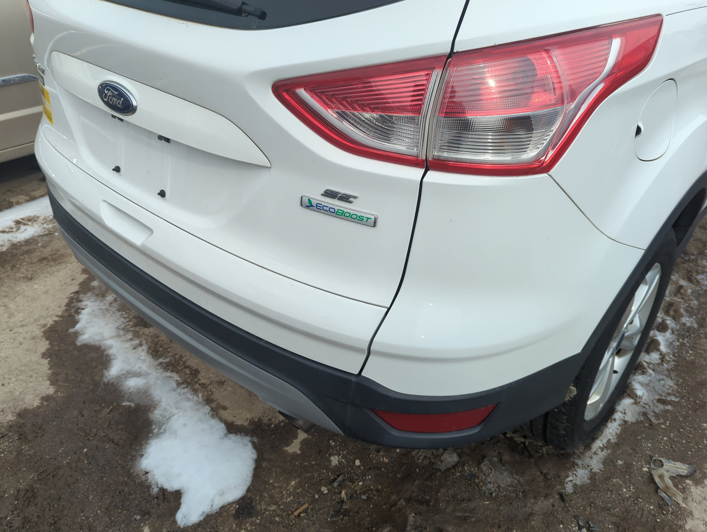 2013-2016 Ford Escape Rear Bumper Assembly Oem 1382683 - Oemusedautoparts1.com