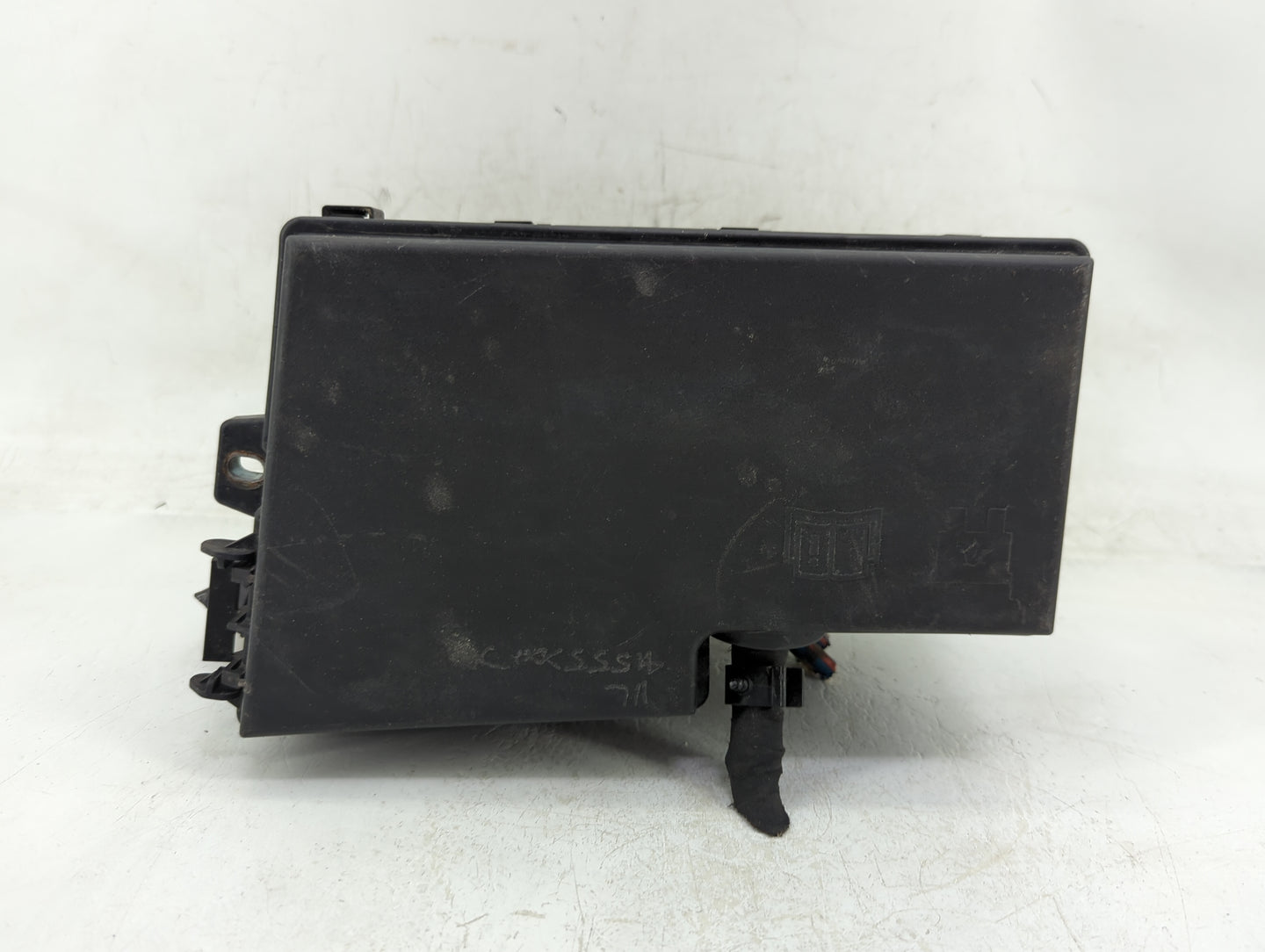 2013-2016 Ford Escape Fusebox Fuse Box Panel Relay Module P/N:AV6T-14A076-AB 21090 000 001 Fits Fits 2013 2014 2015 2016 OEM