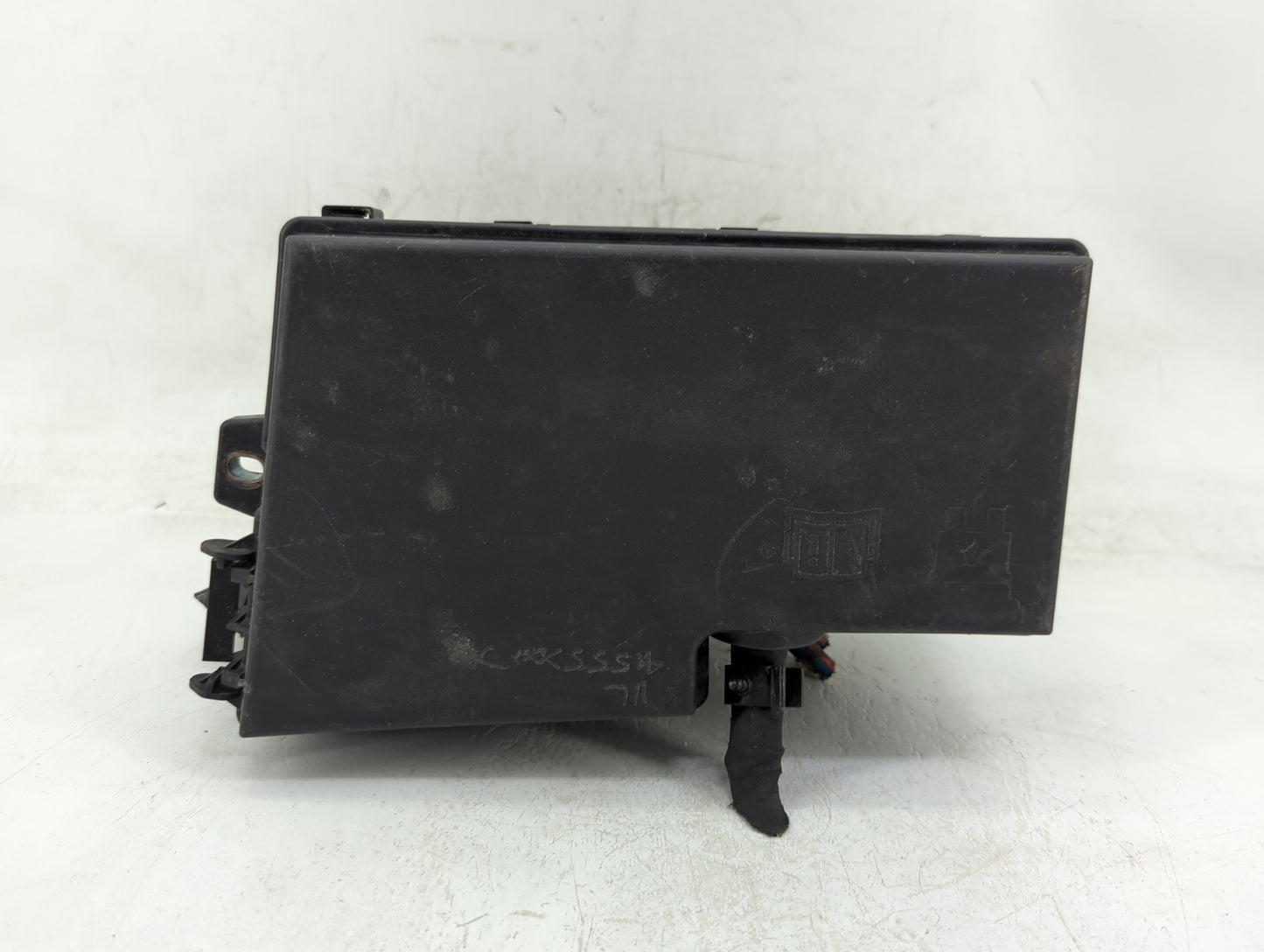 2013-2016 Ford Escape Fusebox Fuse Box Panel Relay Module P/N:AV6T-14A076-AB 21090 000 001 Fits Fits 2013 2014 2015 2016 OEM