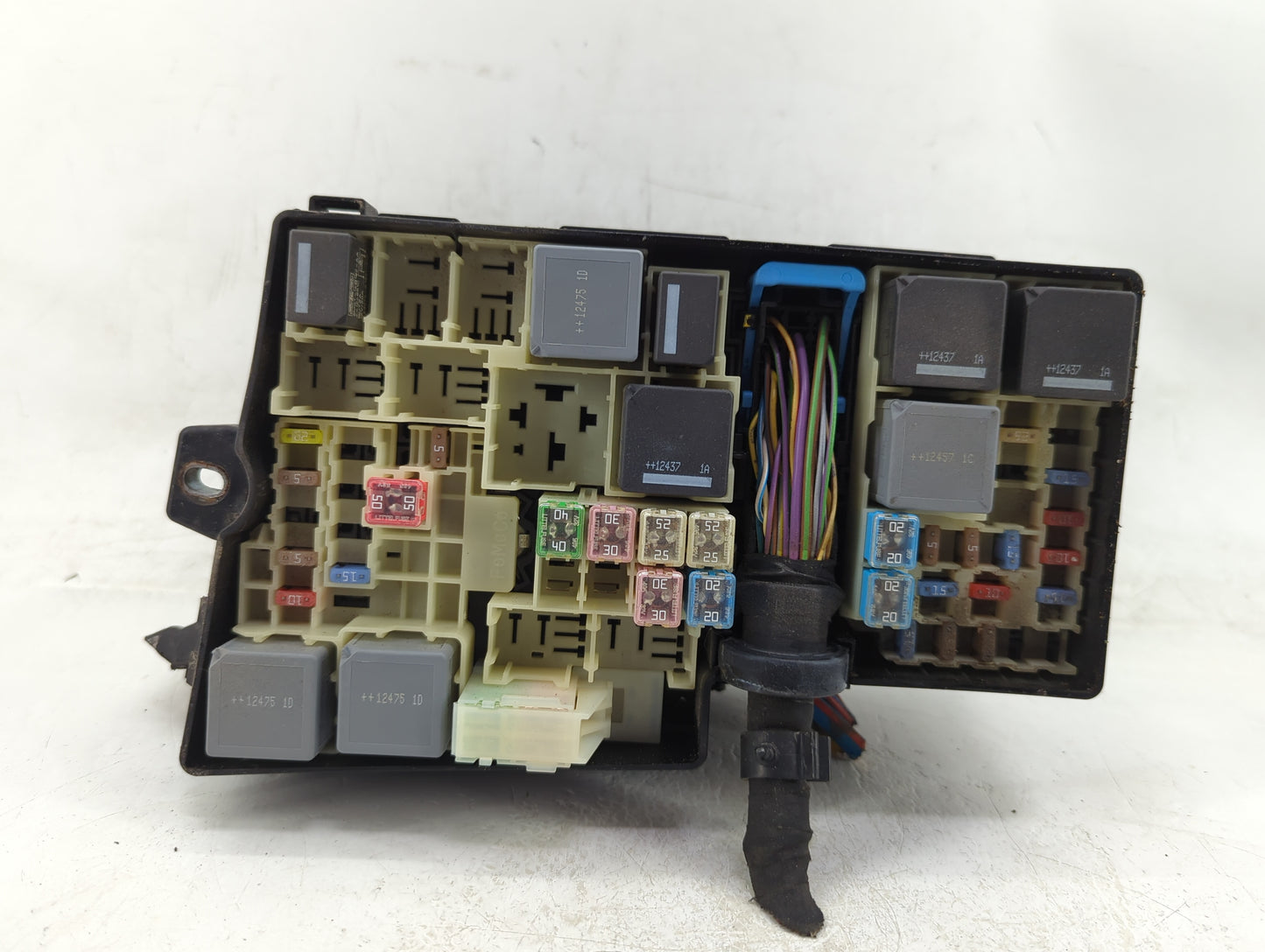 2013-2016 Ford Escape Fusebox Fuse Box Panel Relay Module P/N:AV6T-14A076-AB 21090 000 001 Fits Fits 2013 2014 2015 2016 OEM
