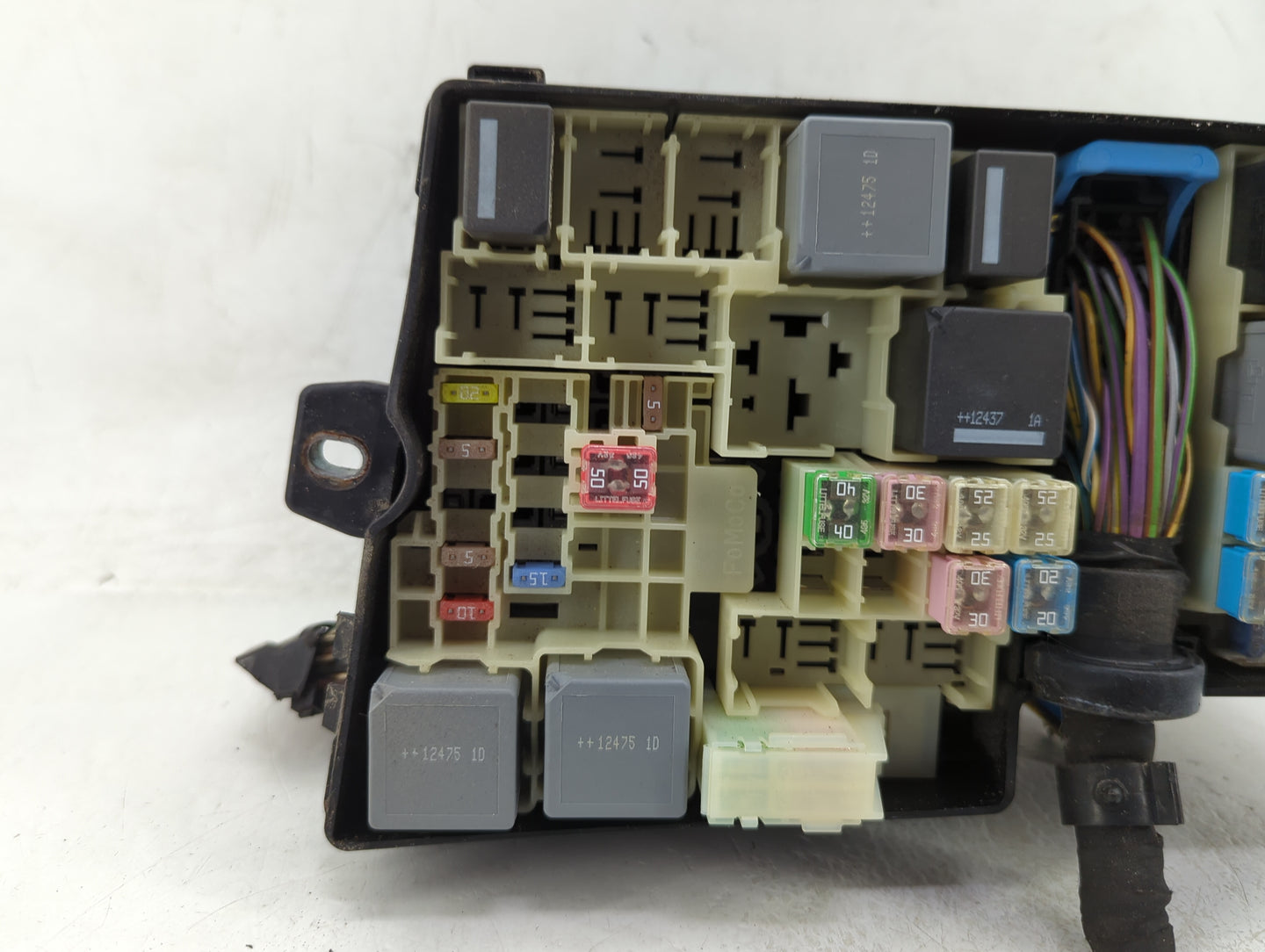 2013-2016 Ford Escape Fusebox Fuse Box Panel Relay Module P/N:AV6T-14A076-AB 21090 000 001 Fits Fits 2013 2014 2015 2016 OEM