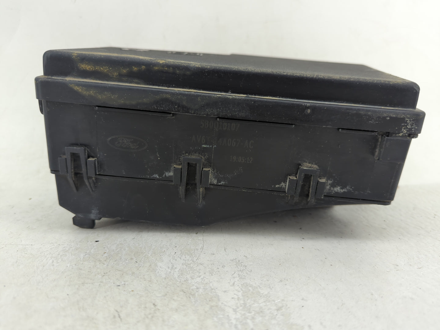 2013-2016 Ford Escape Fusebox Fuse Box Panel Relay Module P/N:AV6T-14A067-AC AV6T-14A142-AB Fits Fits 2013 2014 2015 2016 OE