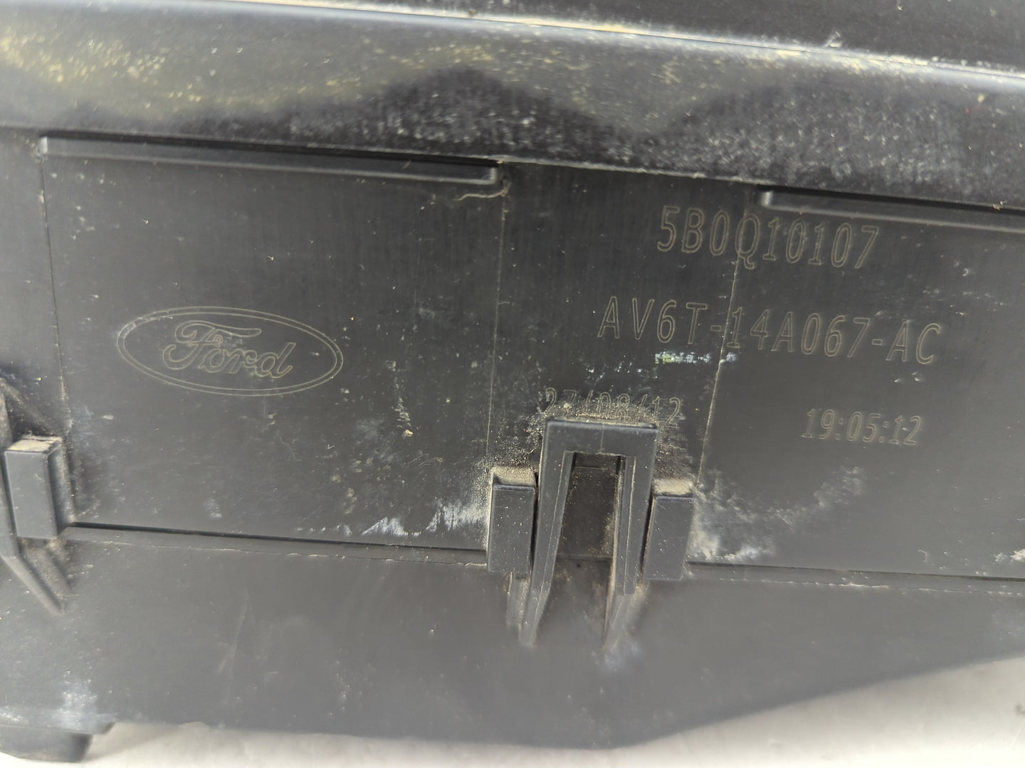 2013-2016 Ford Escape Fusebox Fuse Box Panel Relay Module P/N:AV6T-14A067-AC AV6T-14A142-AB Fits Fits 2013 2014 2015 2016 OE
