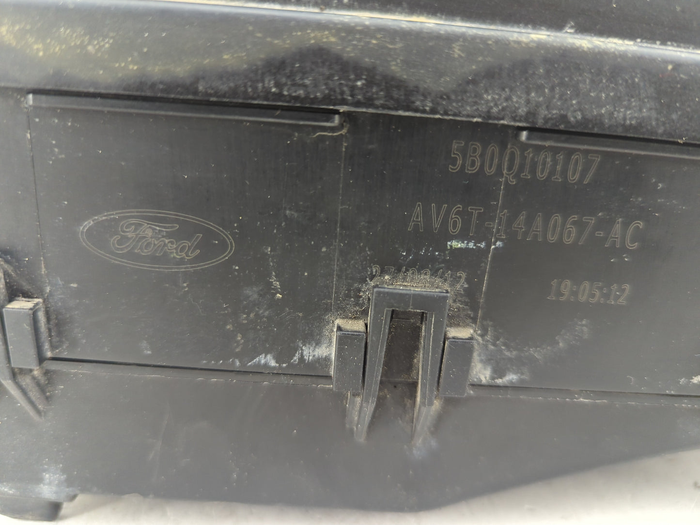 2013-2016 Ford Escape Fusebox Fuse Box Panel Relay Module P/N:AV6T-14A067-AC AV6T-14A142-AB Fits Fits 2013 2014 2015 2016 OE