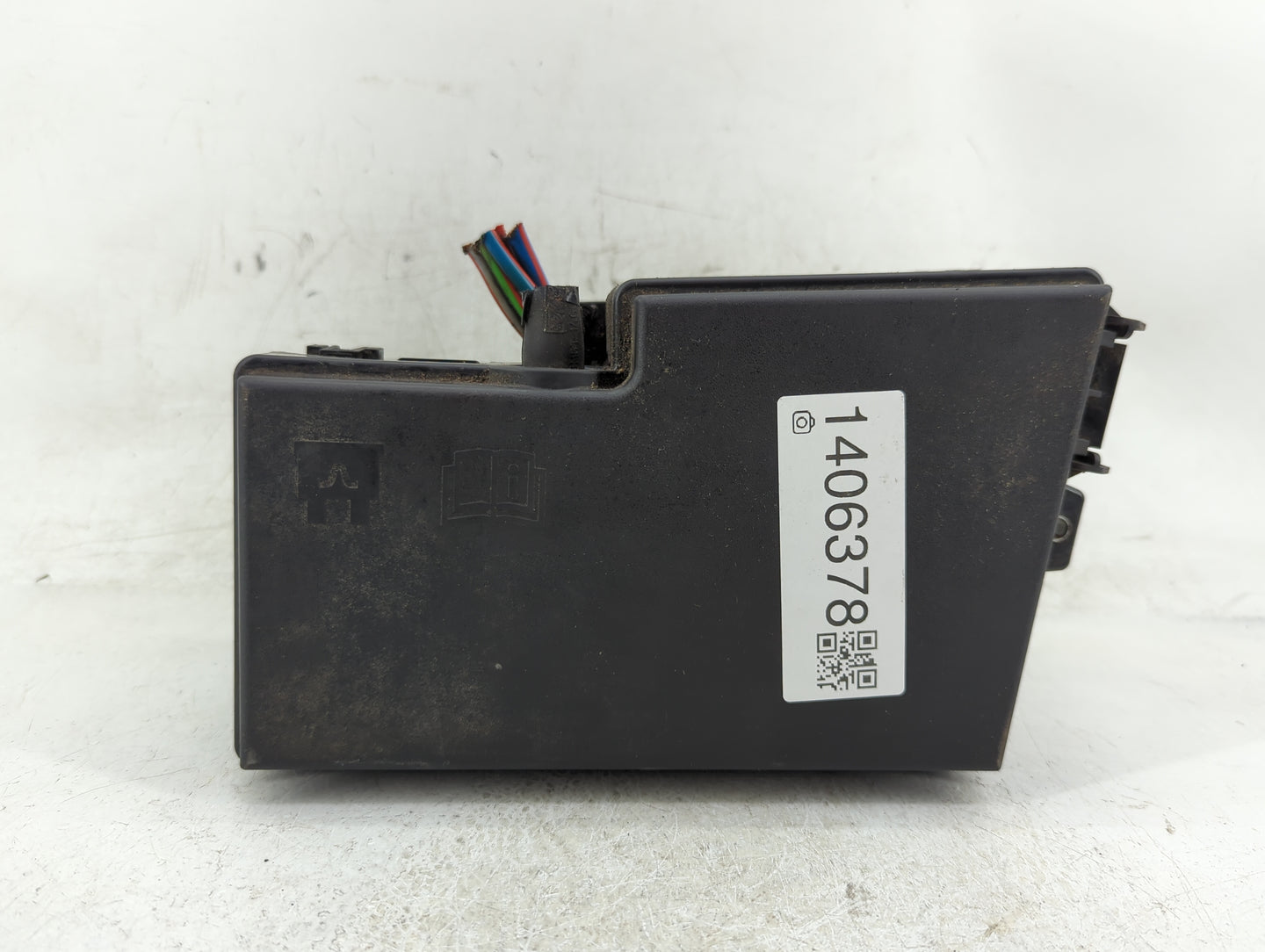 2013-2016 Ford Escape Fusebox Fuse Box Panel Relay Module P/N:AV6T-14A142-AB Fits Fits 2013 2014 2015 2016 OEM Used Auto Par