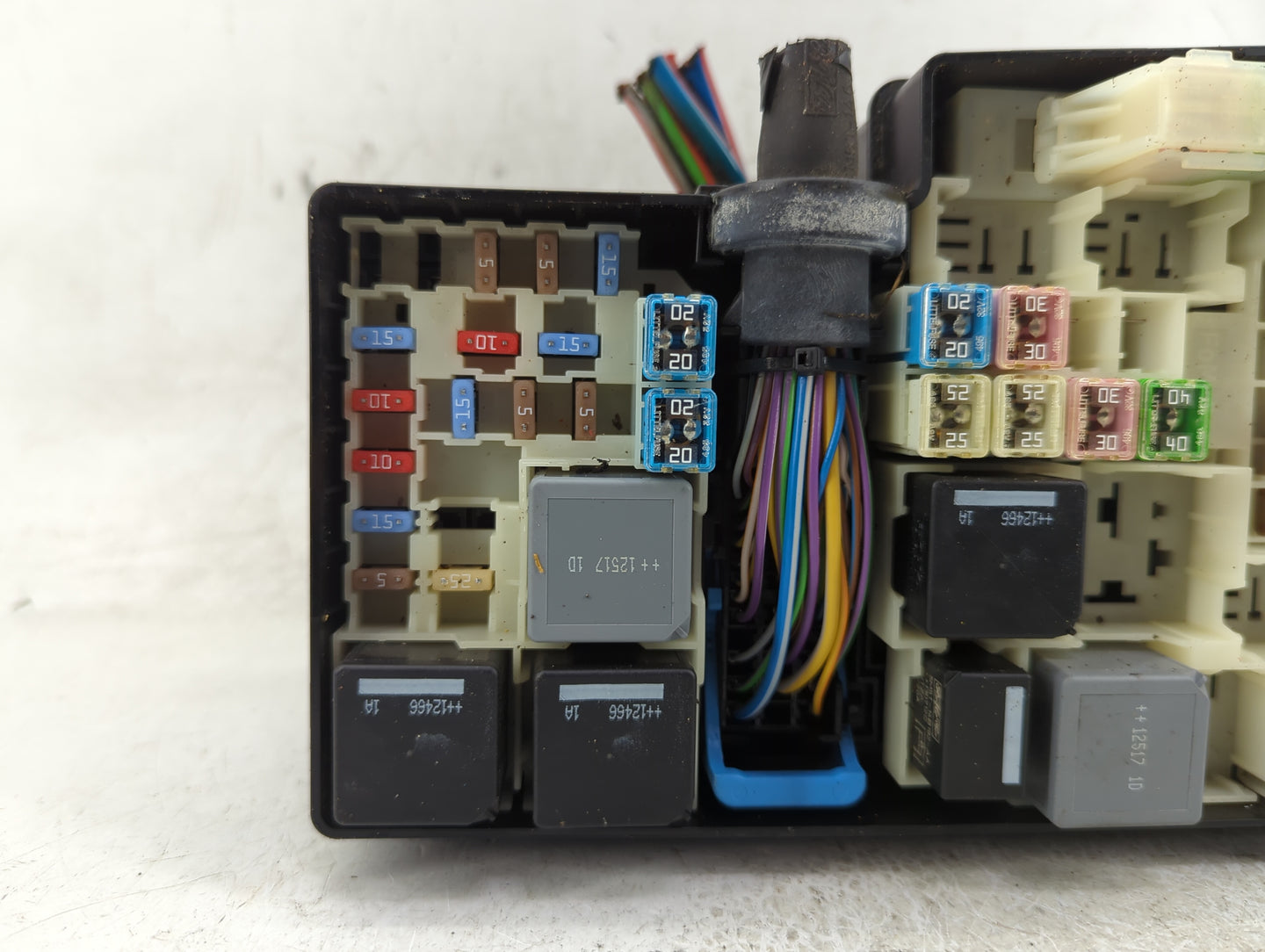2013-2016 Ford Escape Fusebox Fuse Box Panel Relay Module P/N:AV6T-14A142-AB Fits Fits 2013 2014 2015 2016 OEM Used Auto Par