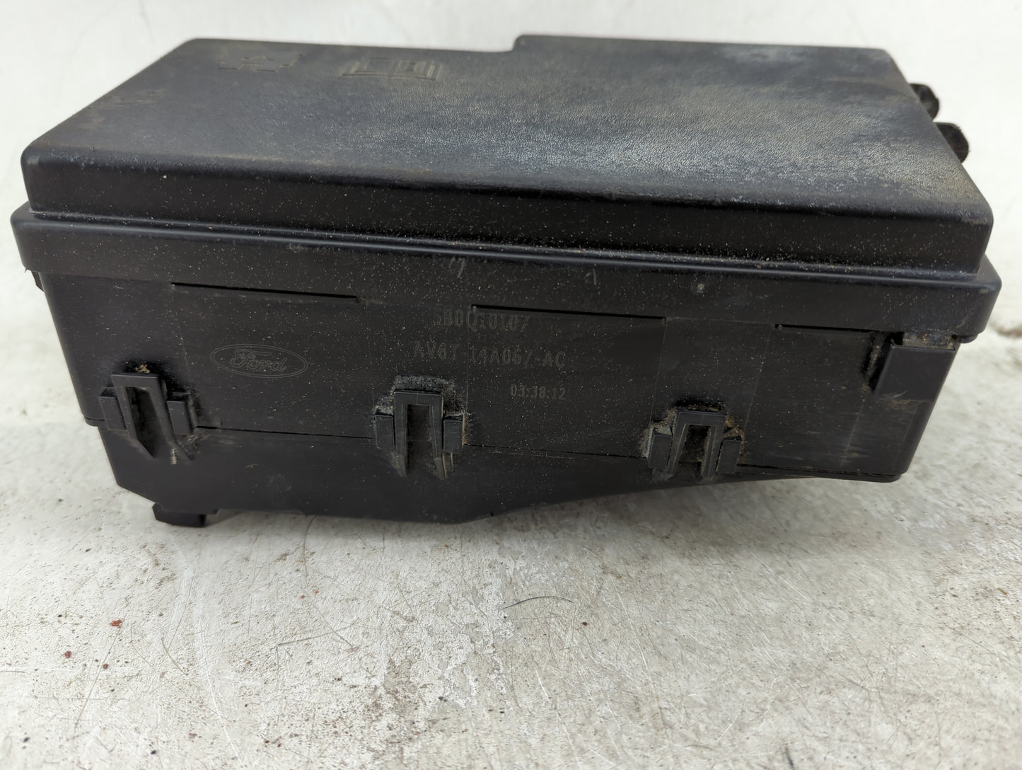2013-2016 Ford Escape Fusebox Fuse Box Panel Relay Module P/N:AV6T-14A142-AB Fits Fits 2013 2014 2015 2016 OEM Used Auto Par
