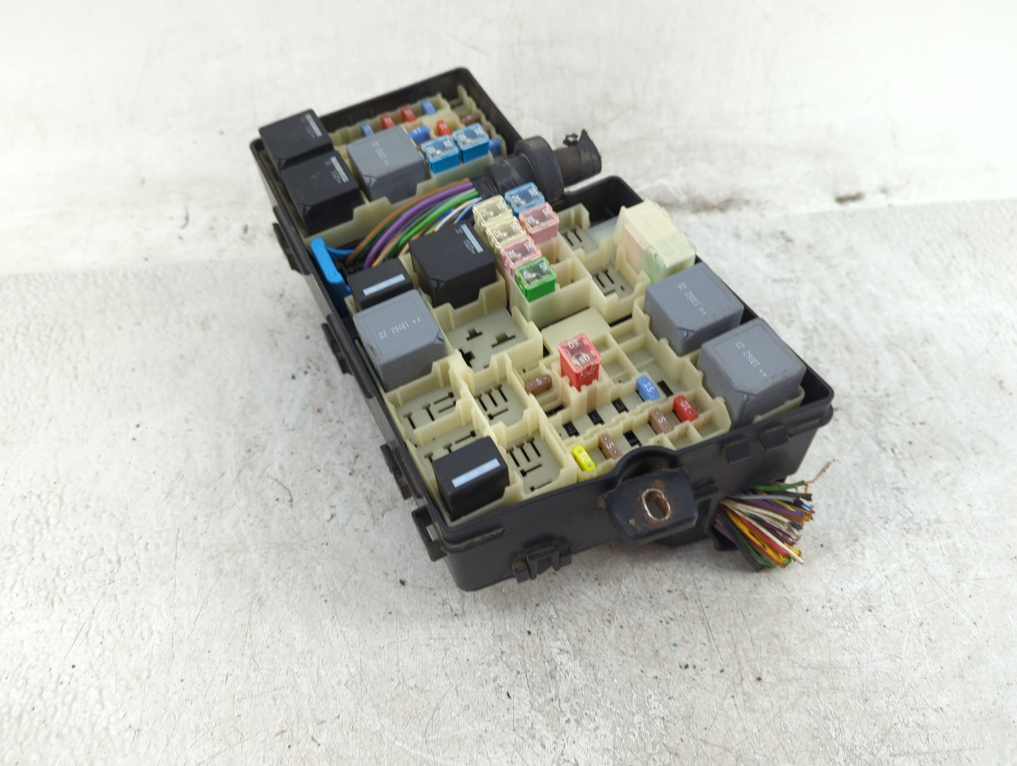 2013-2016 Ford Escape Fusebox Fuse Box Panel Relay Module P/N:AV6T-14A142-AB Fits Fits 2013 2014 2015 2016 OEM Used Auto Par
