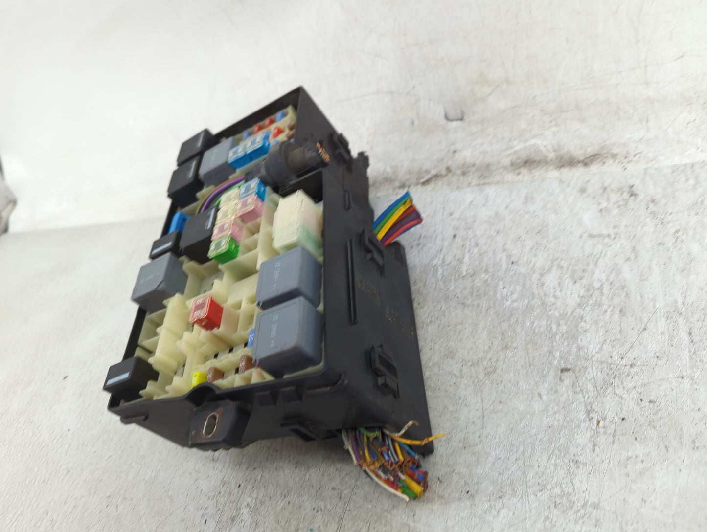 2013-2016 Ford Escape Fusebox Fuse Box Panel Relay Module P/N:AV6T-14A142-AB Fits Fits 2013 2014 2015 2016 OEM Used Auto Par