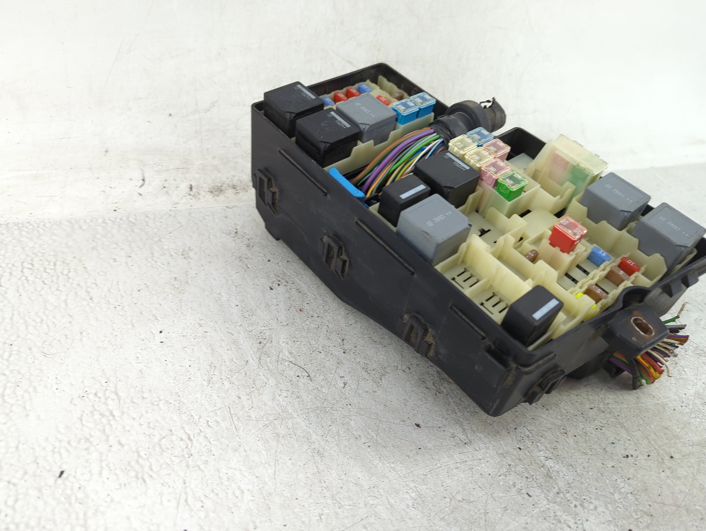 2013-2016 Ford Escape Fusebox Fuse Box Panel Relay Module P/N:AV6T-14A142-AB Fits Fits 2013 2014 2015 2016 OEM Used Auto Par