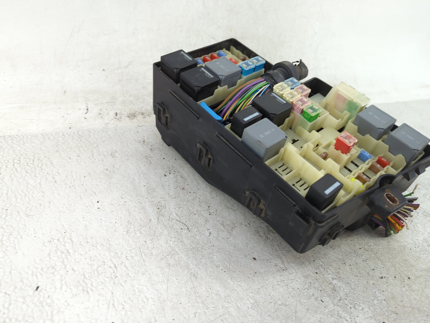 2013-2016 Ford Escape Fusebox Fuse Box Panel Relay Module P/N:AV6T-14A142-AB Fits Fits 2013 2014 2015 2016 OEM Used Auto Par