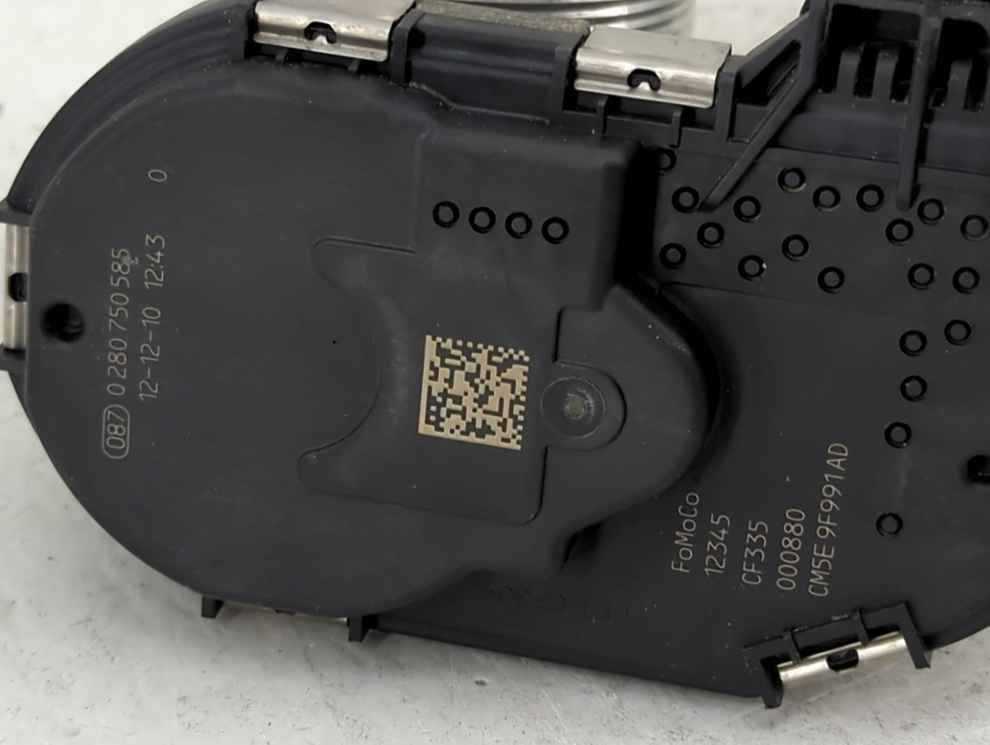 2013-2016 Ford Escape Throttle Body P/N:CM5E9F991AD Fits Fits 2012 2013 2014 2015 2016 2017 OEM Used Auto Parts - Oemusedaut