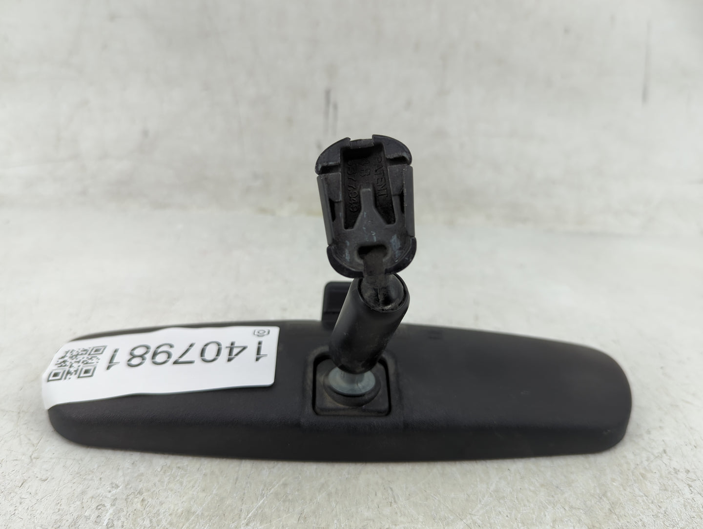 2013 Ford Escape Interior Rear View Mirror Replacement OEM P/N:8011681 Fits OEM Used Auto Parts - Oemusedautoparts1.com