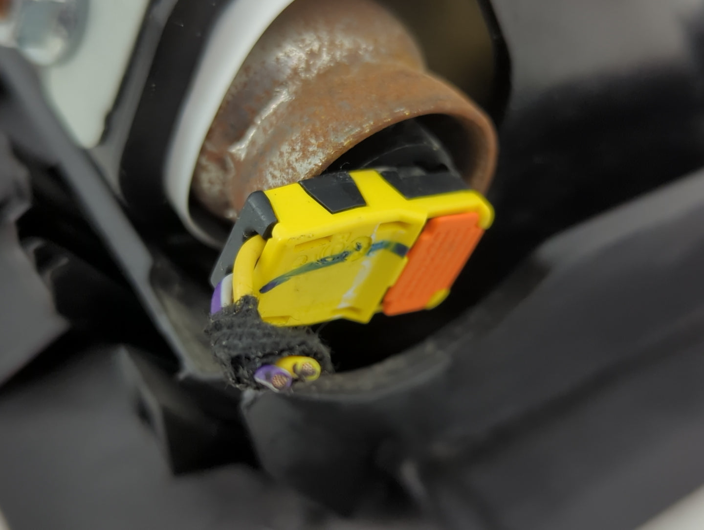 2013-2019 Ford Escape Air Bag Driver Left Steering Wheel Mounted Fits Fits 2013 2014 2015 2016 2017 2018 2019 OEM Used Auto 