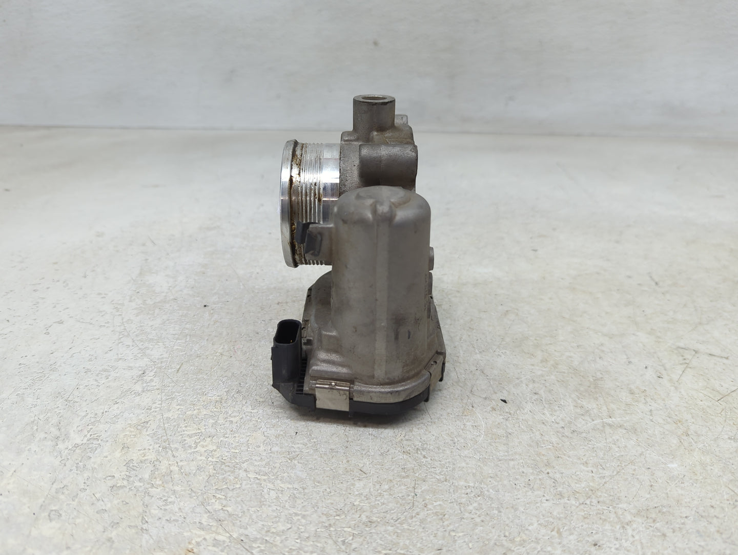 2013-2016 Ford Escape Throttle Body P/N:CM5E 9F991AD Fits Fits 2012 2013 2014 2015 2016 2017 OEM Used Auto Parts - Oemusedau