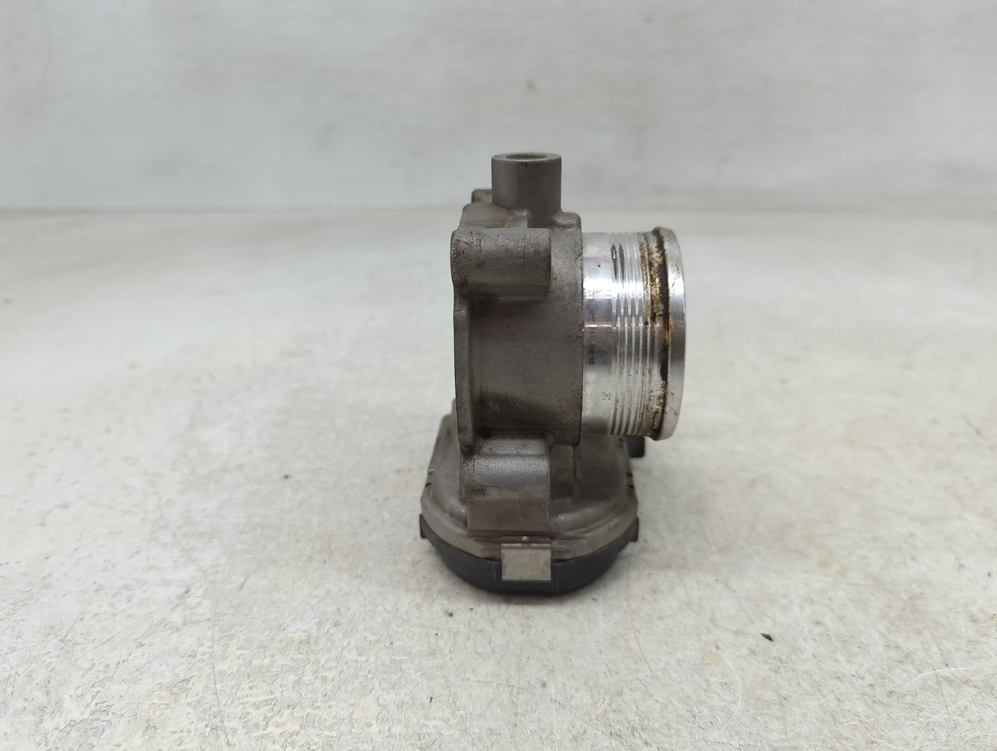 2013-2016 Ford Escape Throttle Body P/N:CM5E 9F991AD Fits Fits 2012 2013 2014 2015 2016 2017 OEM Used Auto Parts - Oemusedau
