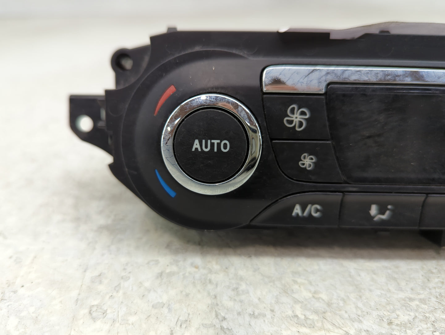 2013 Ford Escape Climate Control Module Temperature AC/Heater Replacement P/N:CJ5T-18C612-AE Fits OEM Used Auto Parts - Oemu