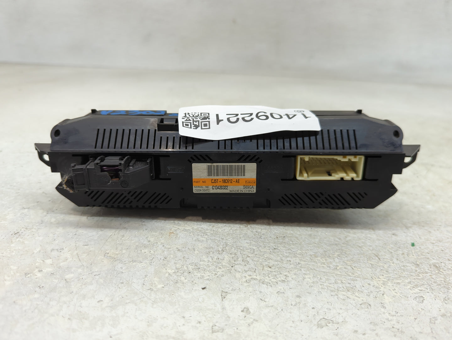 2013 Ford Escape Climate Control Module Temperature AC/Heater Replacement P/N:CJ5T-18C612-AE Fits OEM Used Auto Parts - Oemu