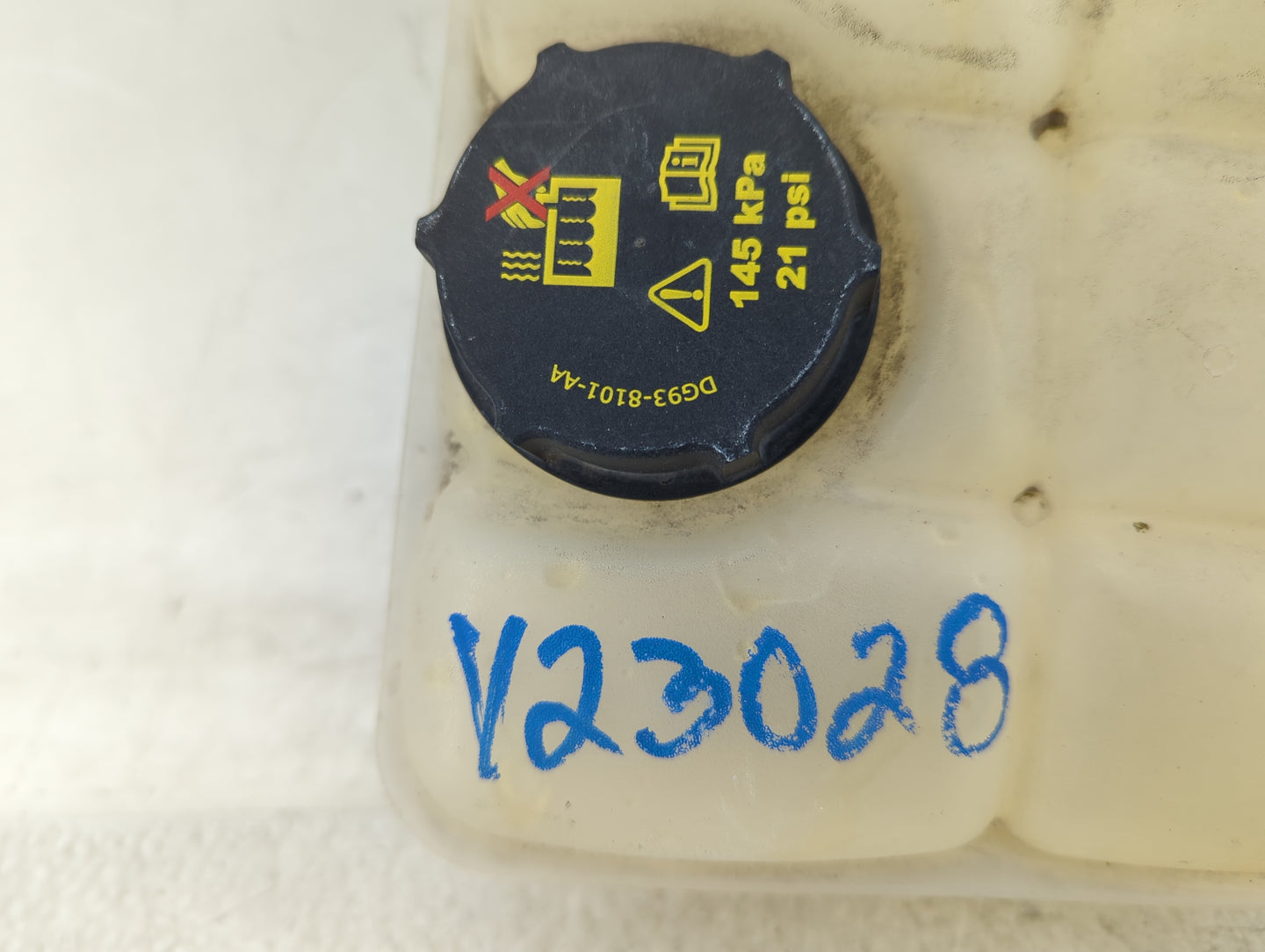 2013-2016 Ford Escape Radiator Coolant Overflow Expansion Tank Bottle 1409767 - Oemusedautoparts1.com