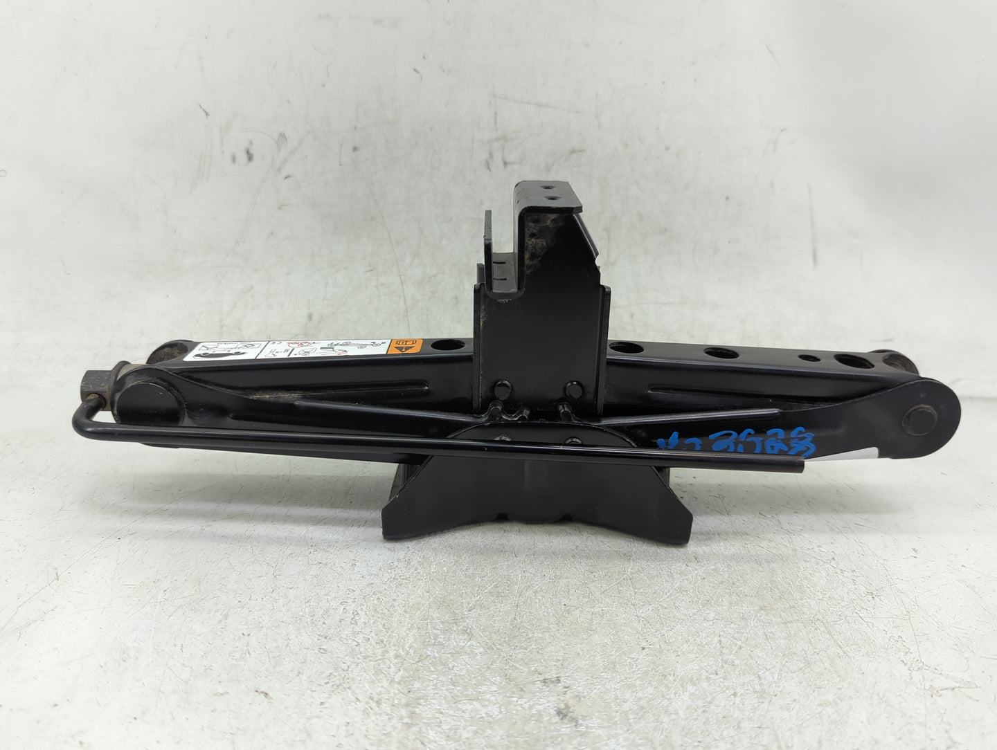 2013 Ford Escape Spare Scissor Car Jack - Oemusedautoparts1.com