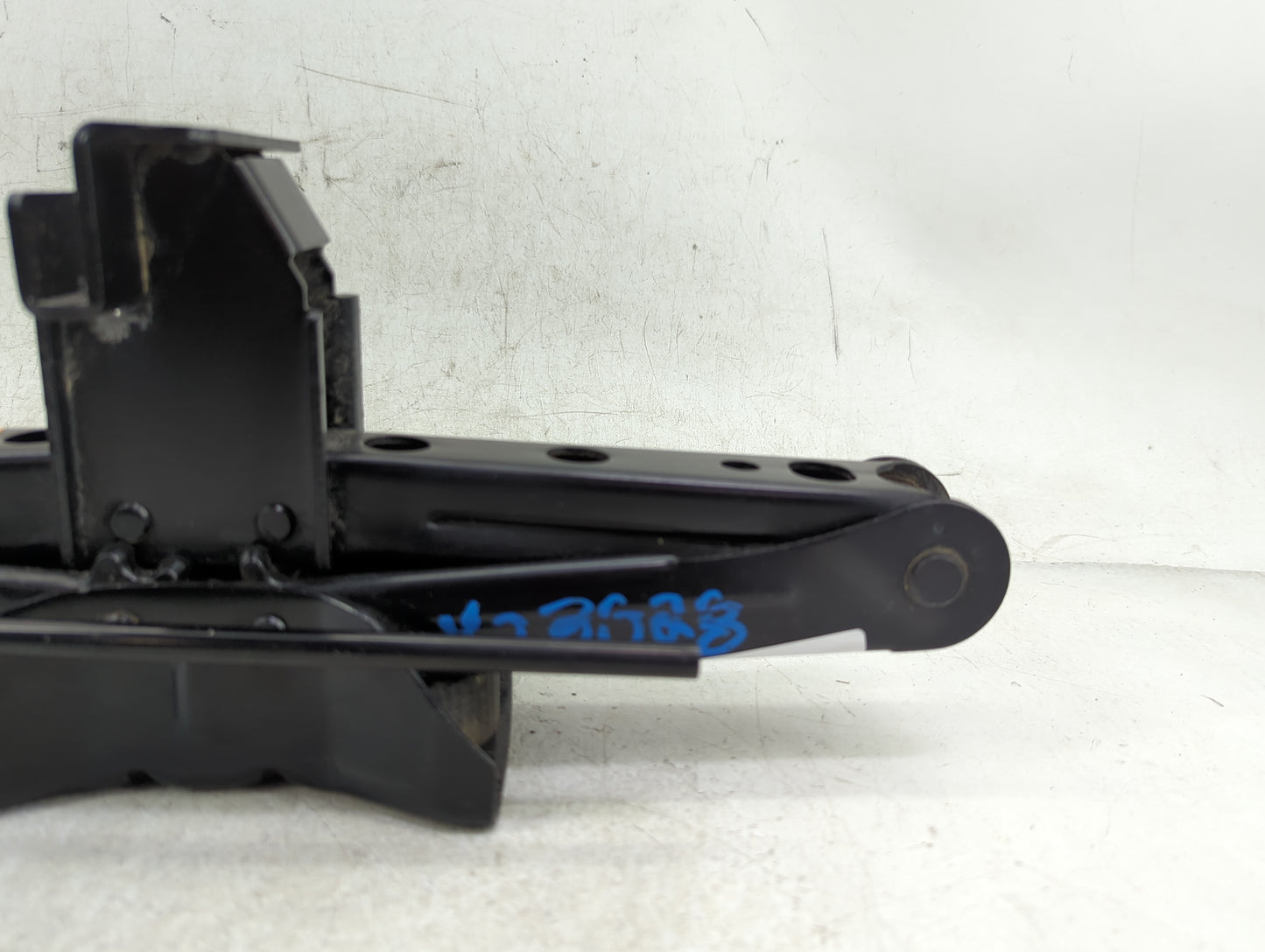 2013 Ford Escape Spare Scissor Car Jack - Oemusedautoparts1.com