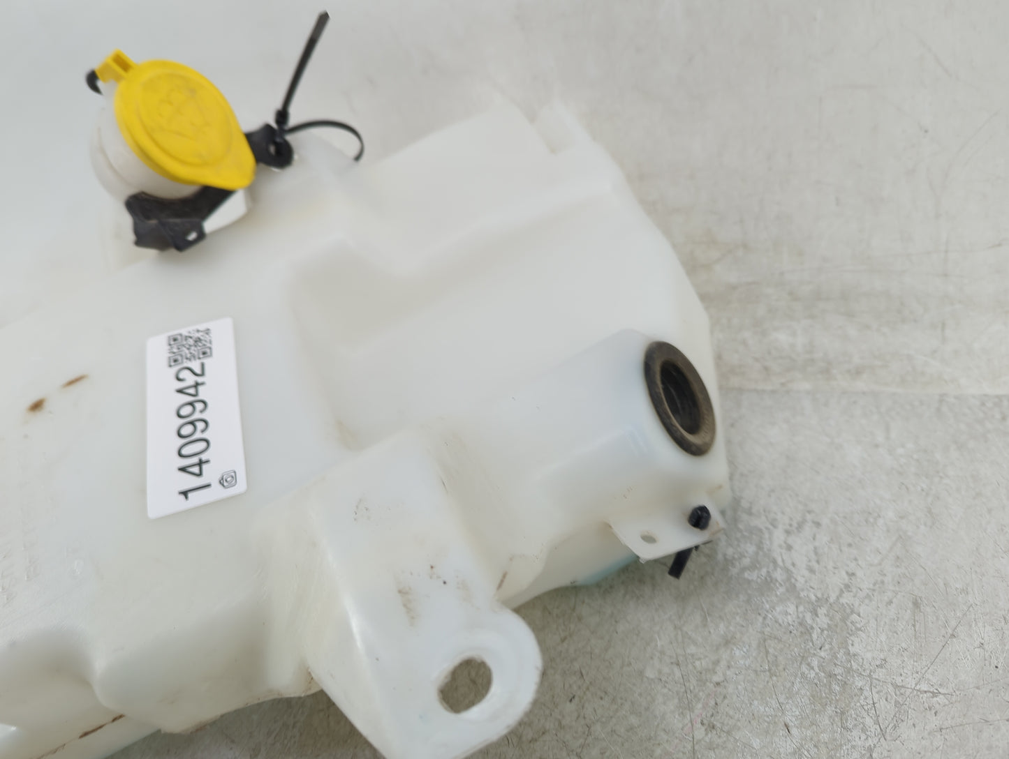 2013-2014 Ford Escape Windshield Washer Fluid Reservoir Bottle Oem - Oemusedautoparts1.com