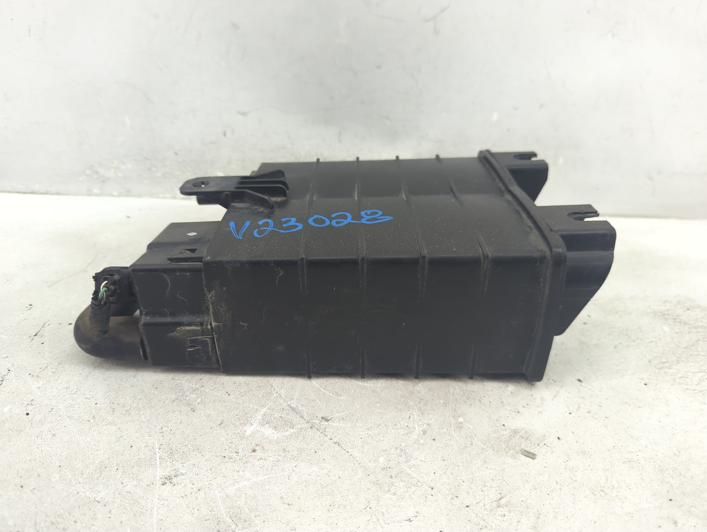 2013 Ford Escape Fuel Vapor Charcoal Canister 1410834 - Oemusedautoparts1.com