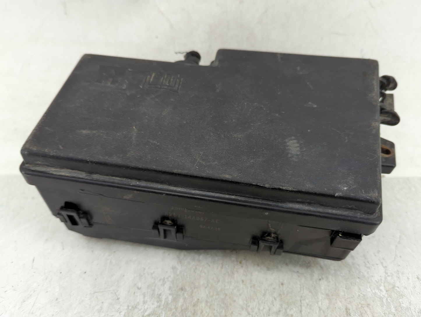 2013-2016 Ford Escape Fusebox Fuse Box Panel Relay Module P/N:AV6T-14A067-AC Fits Fits 2013 2014 2015 2016 OEM Used Auto Par