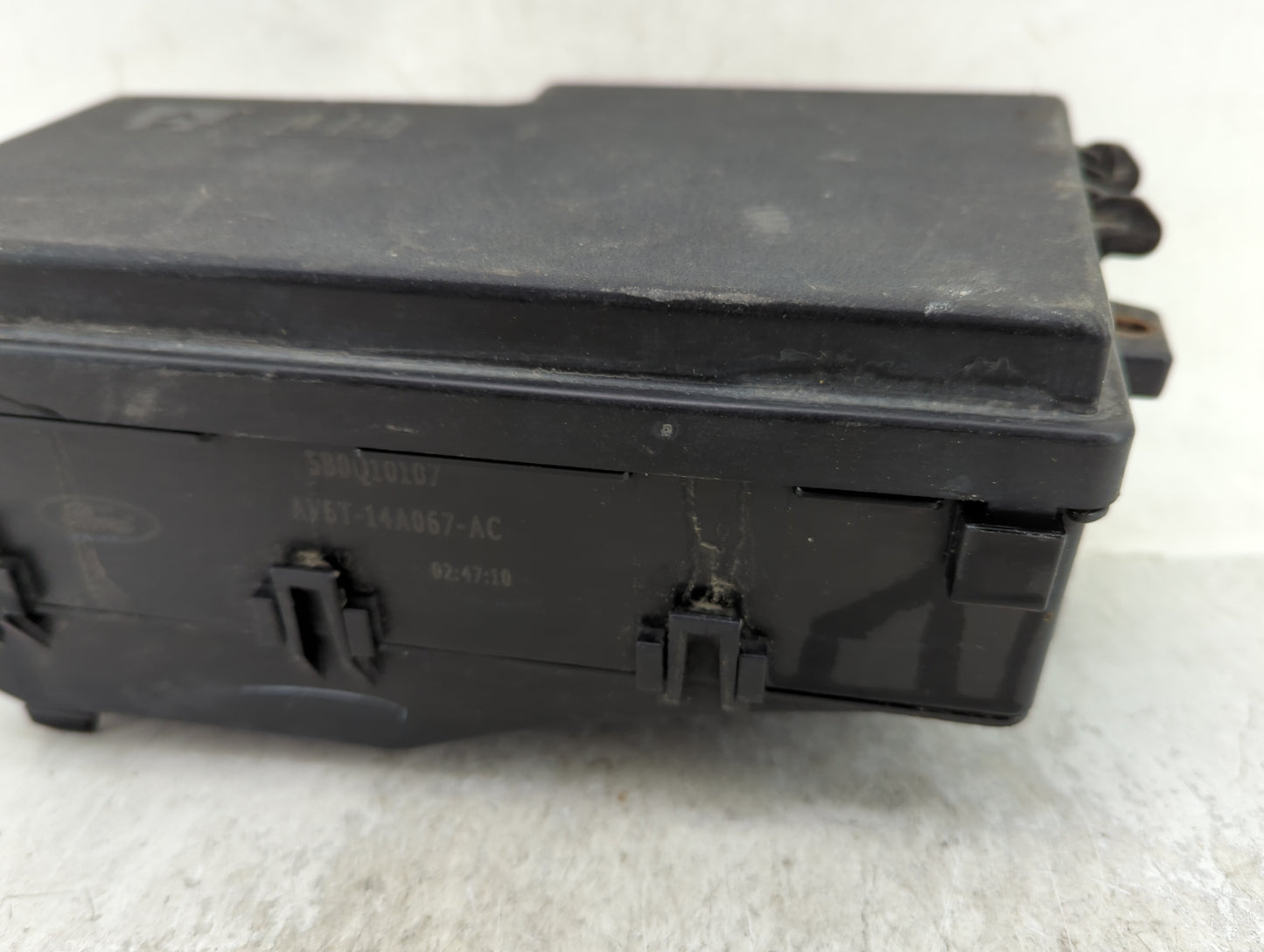 2013-2016 Ford Escape Fusebox Fuse Box Panel Relay Module P/N:AV6T-14A067-AC Fits Fits 2013 2014 2015 2016 OEM Used Auto Par