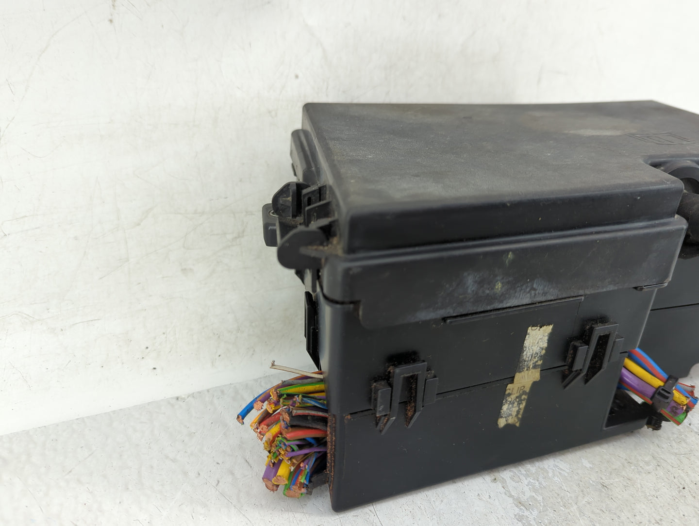 2013-2016 Ford Escape Fusebox Fuse Box Panel Relay Module P/N:AV6T-14A142-AB Fits Fits 2013 2014 2015 2016 OEM Used Auto Par