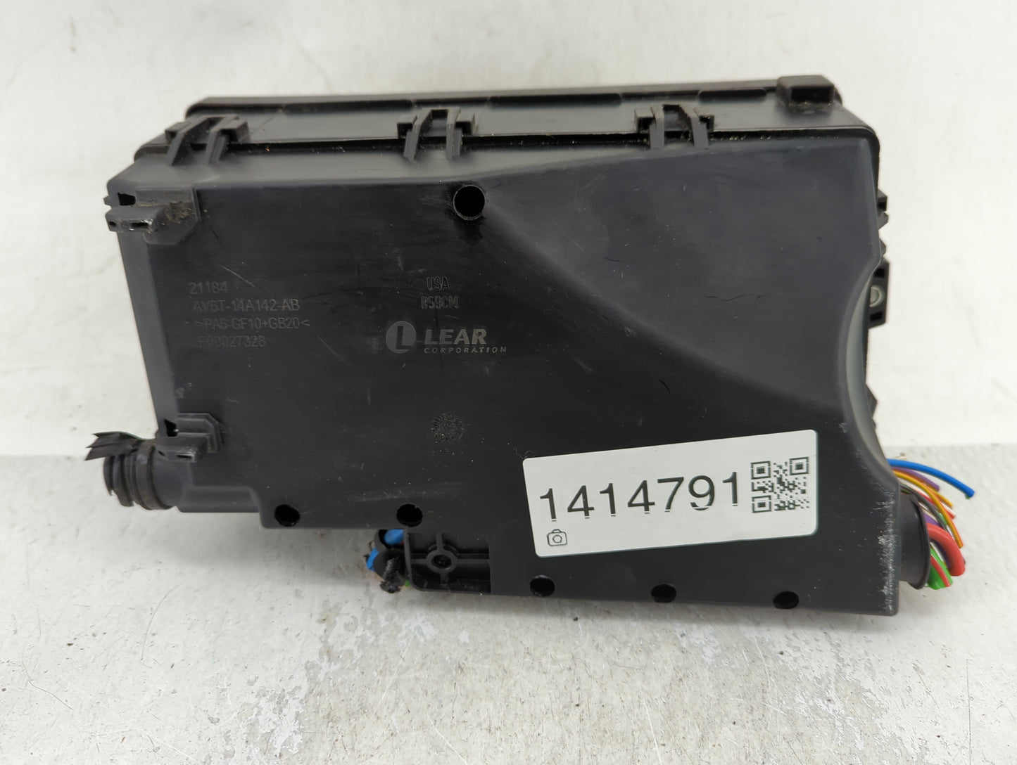 2013-2016 Ford Escape Fusebox Fuse Box Panel Relay Module P/N:AV6T-14A142-AB Fits Fits 2013 2014 2015 2016 OEM Used Auto Par