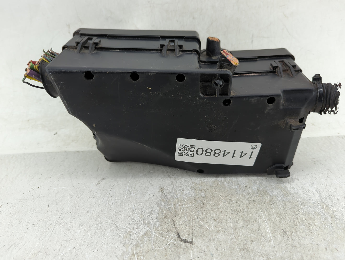 2013-2016 Ford Escape Fusebox Fuse Box Panel Relay Module P/N:5B0Q10107 AV6T-14A067-AC Fits Fits 2013 2014 2015 2016 OEM Use