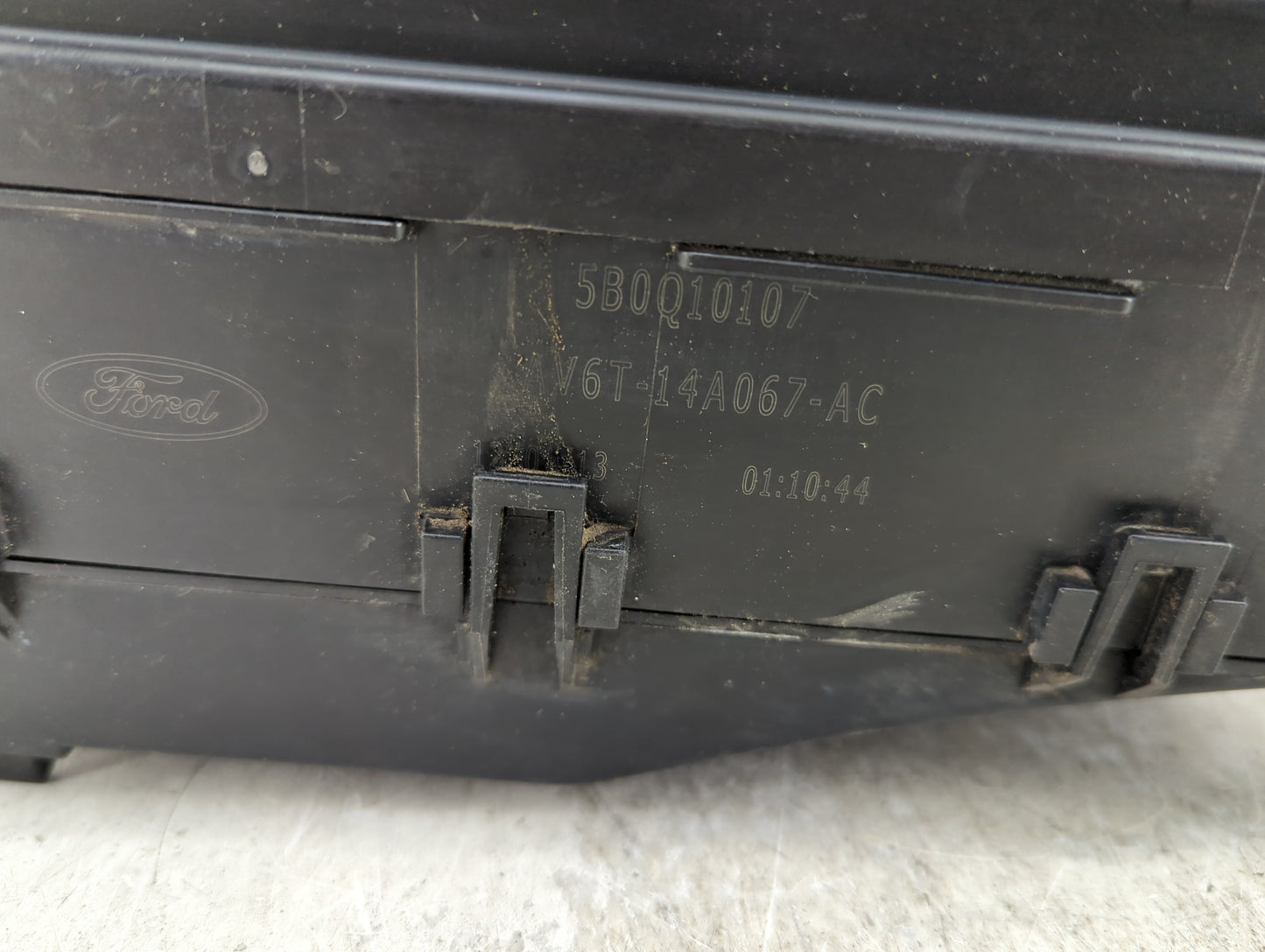 2013-2016 Ford Escape Fusebox Fuse Box Panel Relay Module P/N:5B0Q10107 AV6T-14A067-AC Fits Fits 2013 2014 2015 2016 OEM Use