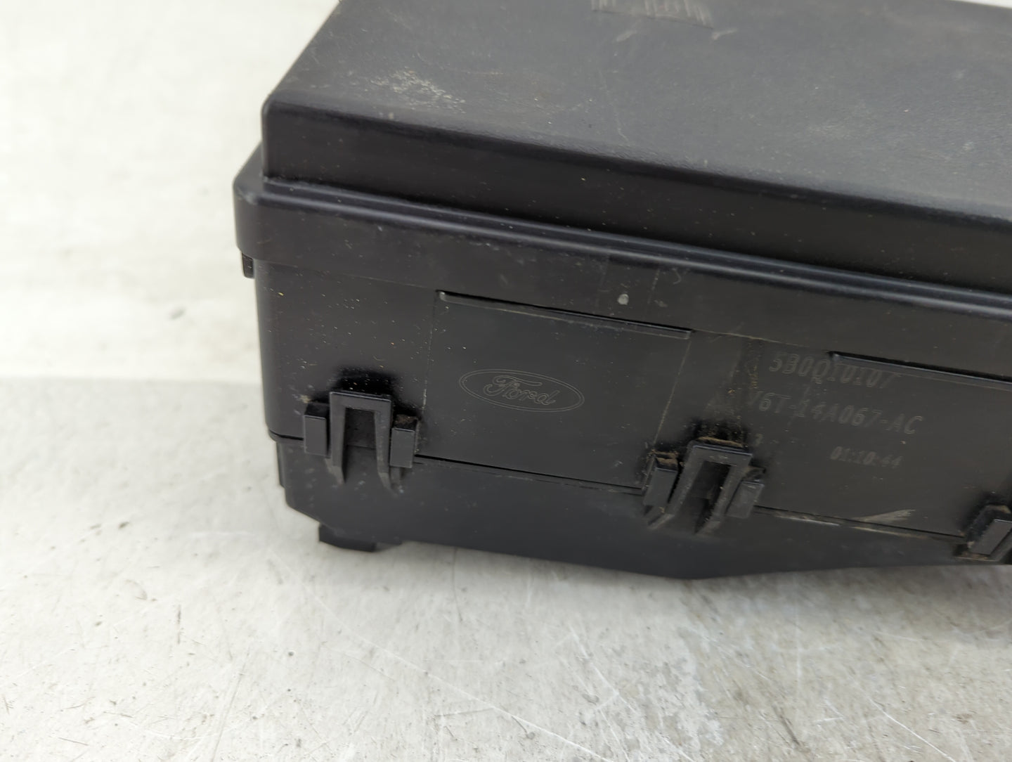 2013-2016 Ford Escape Fusebox Fuse Box Panel Relay Module P/N:5B0Q10107 AV6T-14A067-AC Fits Fits 2013 2014 2015 2016 OEM Use