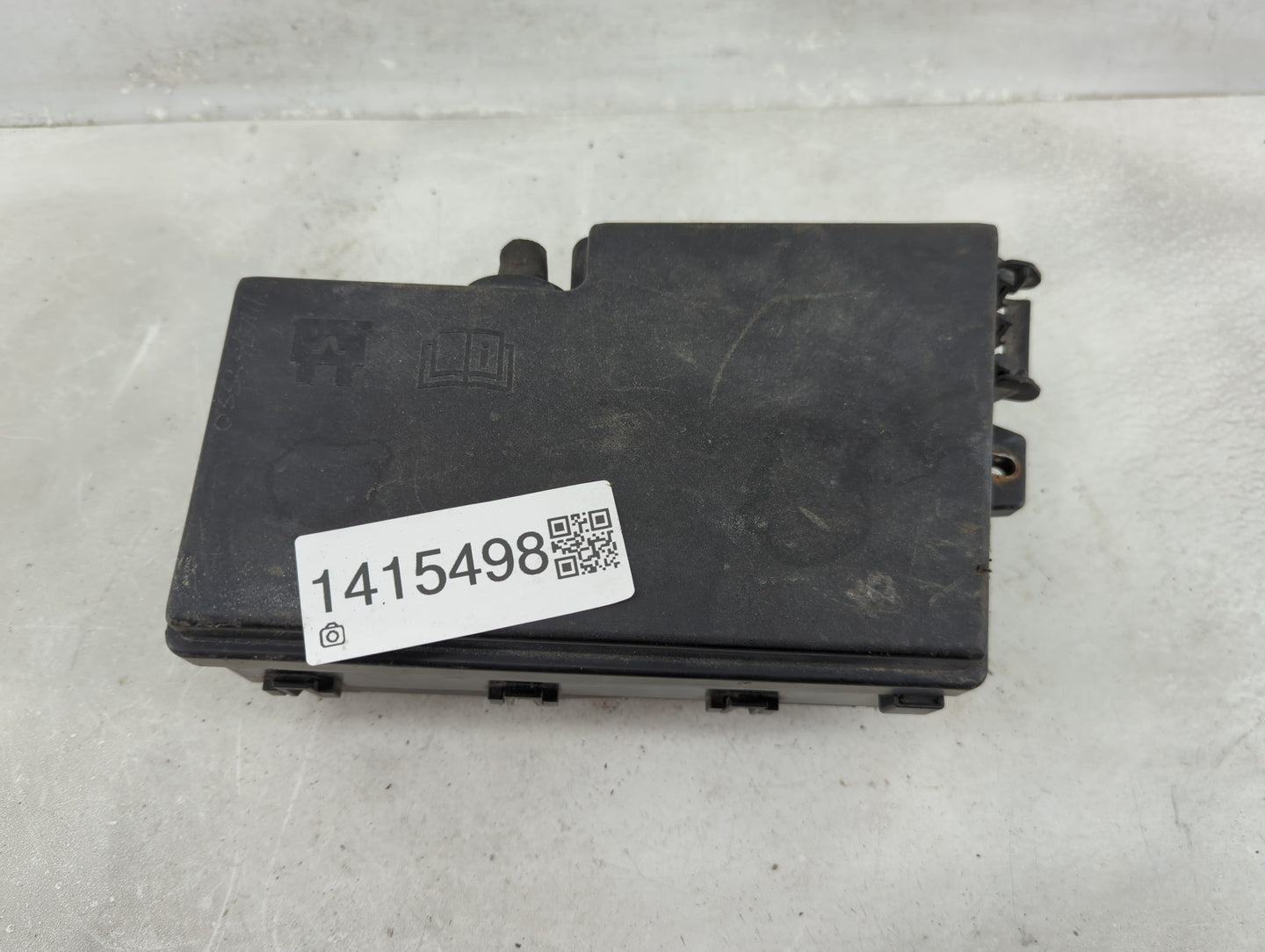 2013-2016 Ford Escape Fusebox Fuse Box Panel Relay Module P/N:AV6T-14A076-AB Fits Fits 2013 2014 2015 2016 OEM Used Auto Par
