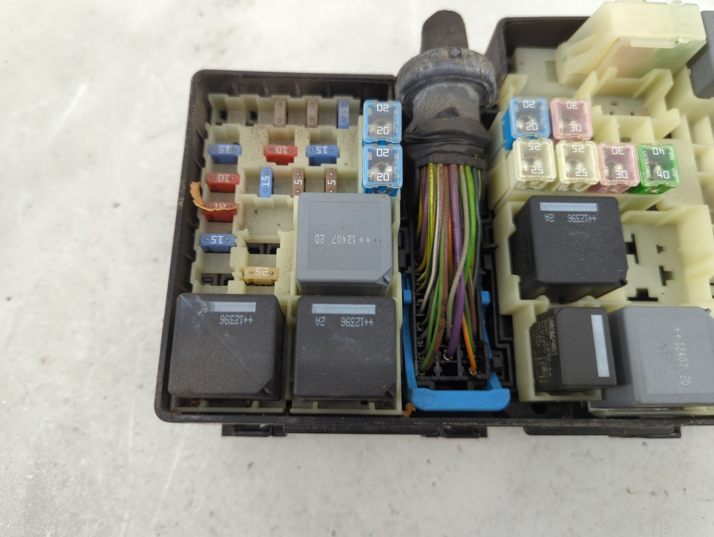 2013-2016 Ford Escape Fusebox Fuse Box Panel Relay Module P/N:AV6T-14A076-AB Fits Fits 2013 2014 2015 2016 OEM Used Auto Par