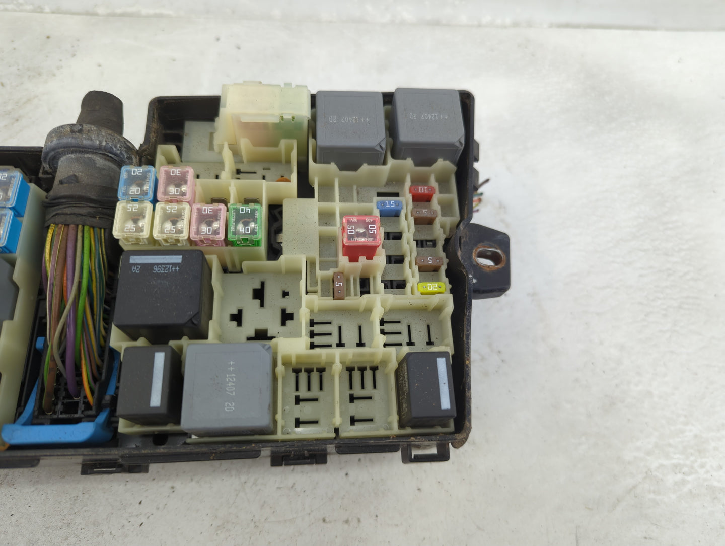 2013-2016 Ford Escape Fusebox Fuse Box Panel Relay Module P/N:AV6T-14A076-AB Fits Fits 2013 2014 2015 2016 OEM Used Auto Par
