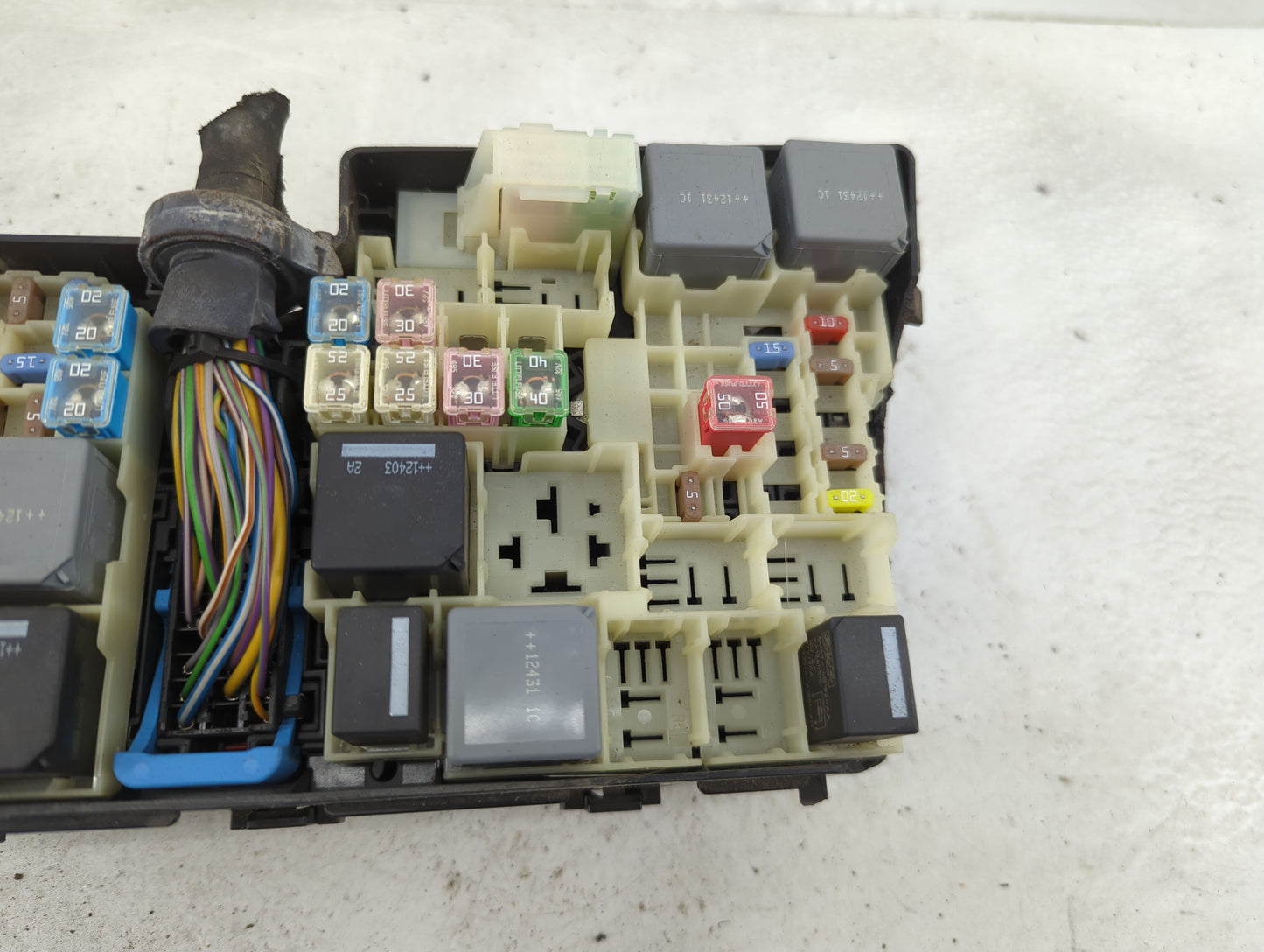 2013-2016 Ford Escape Fusebox Fuse Box Panel Relay Module P/N:AV6T-14A142-AB Fits Fits 2013 2014 2015 2016 OEM Used Auto Par