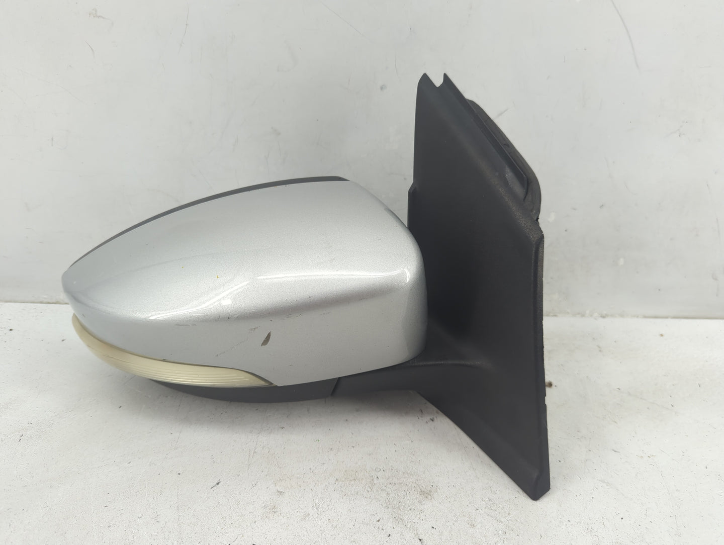 2013-2016 Ford Escape Passenger Side View Mirror - Right Door Mirror OEM Used - Oemusedautoparts1.com