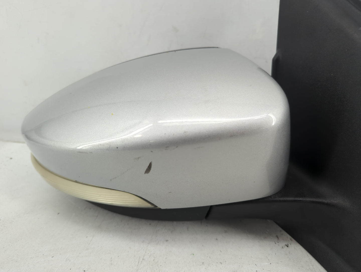 2013-2016 Ford Escape Passenger Side View Mirror - Right Door Mirror OEM Used - Oemusedautoparts1.com