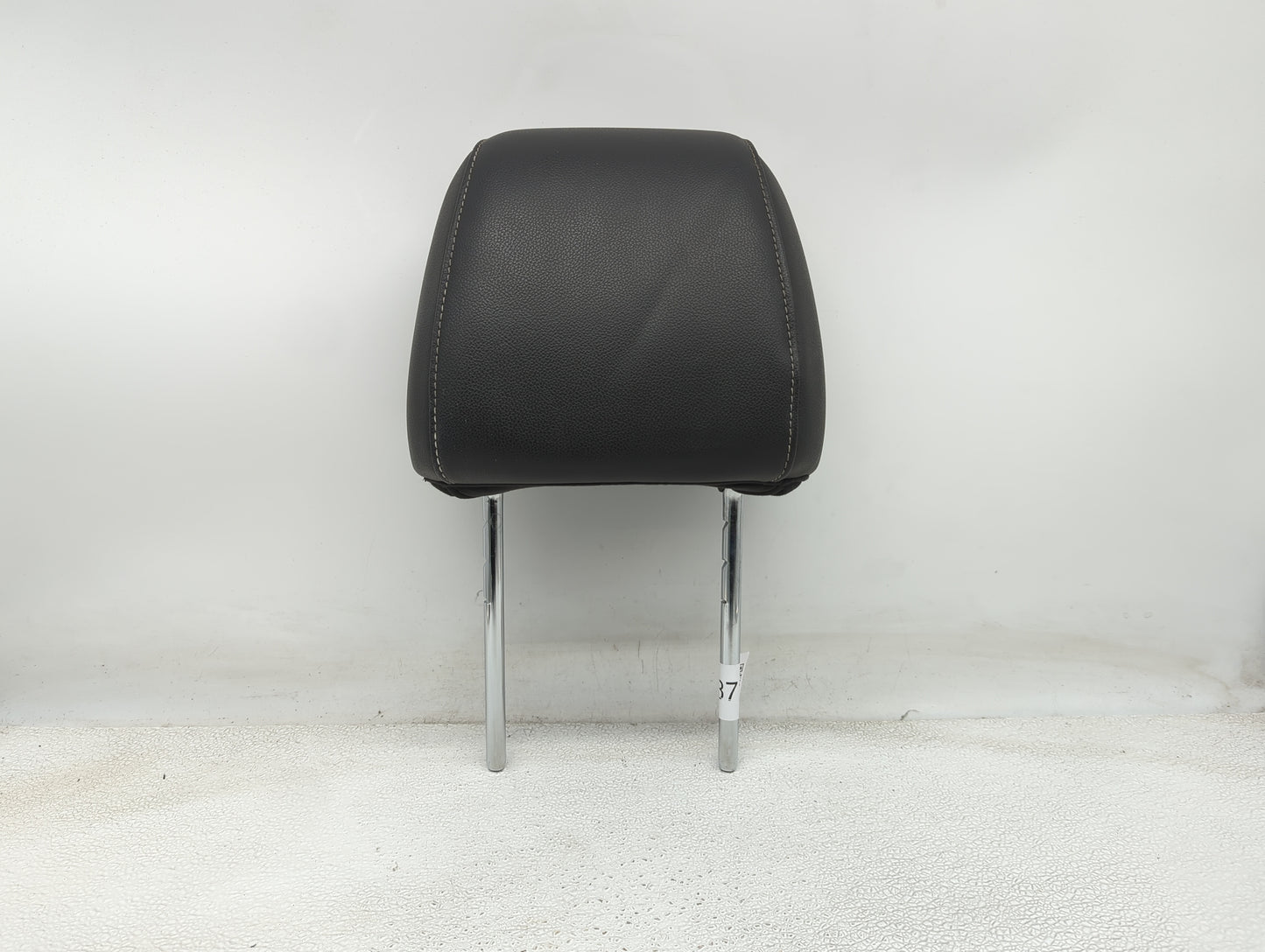 2013-2015 Ford Escape Headrest Head Rest Front Driver Seat Black - Oemusedautoparts1.com