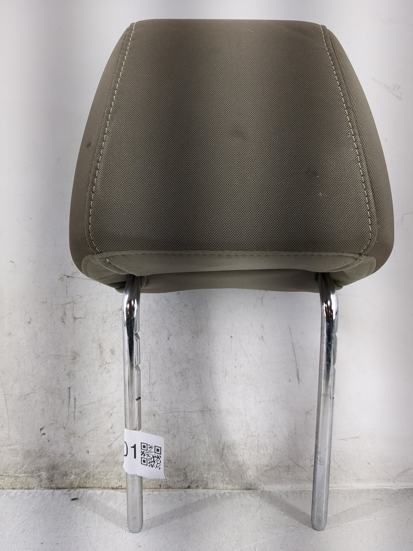 2013-2015 Ford Escape Headrest Head Rest Rear Seat Fits Fits 2013 2014 2015 OEM Used Auto Parts - Oemusedautoparts1.com