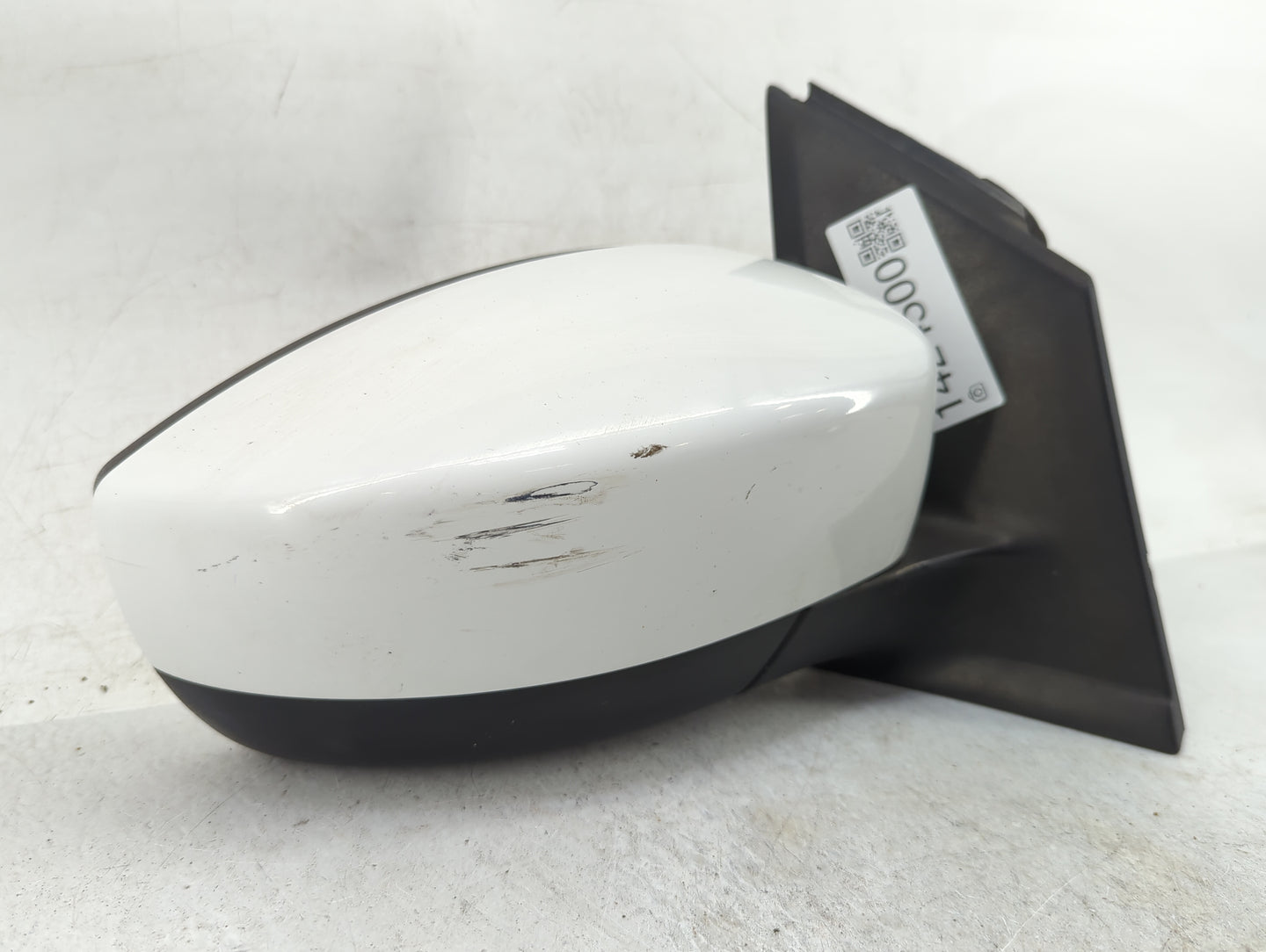 2013-2016 Ford Escape Passenger Side View Mirror - Right Door Mirror OEM Used - Oemusedautoparts1.com