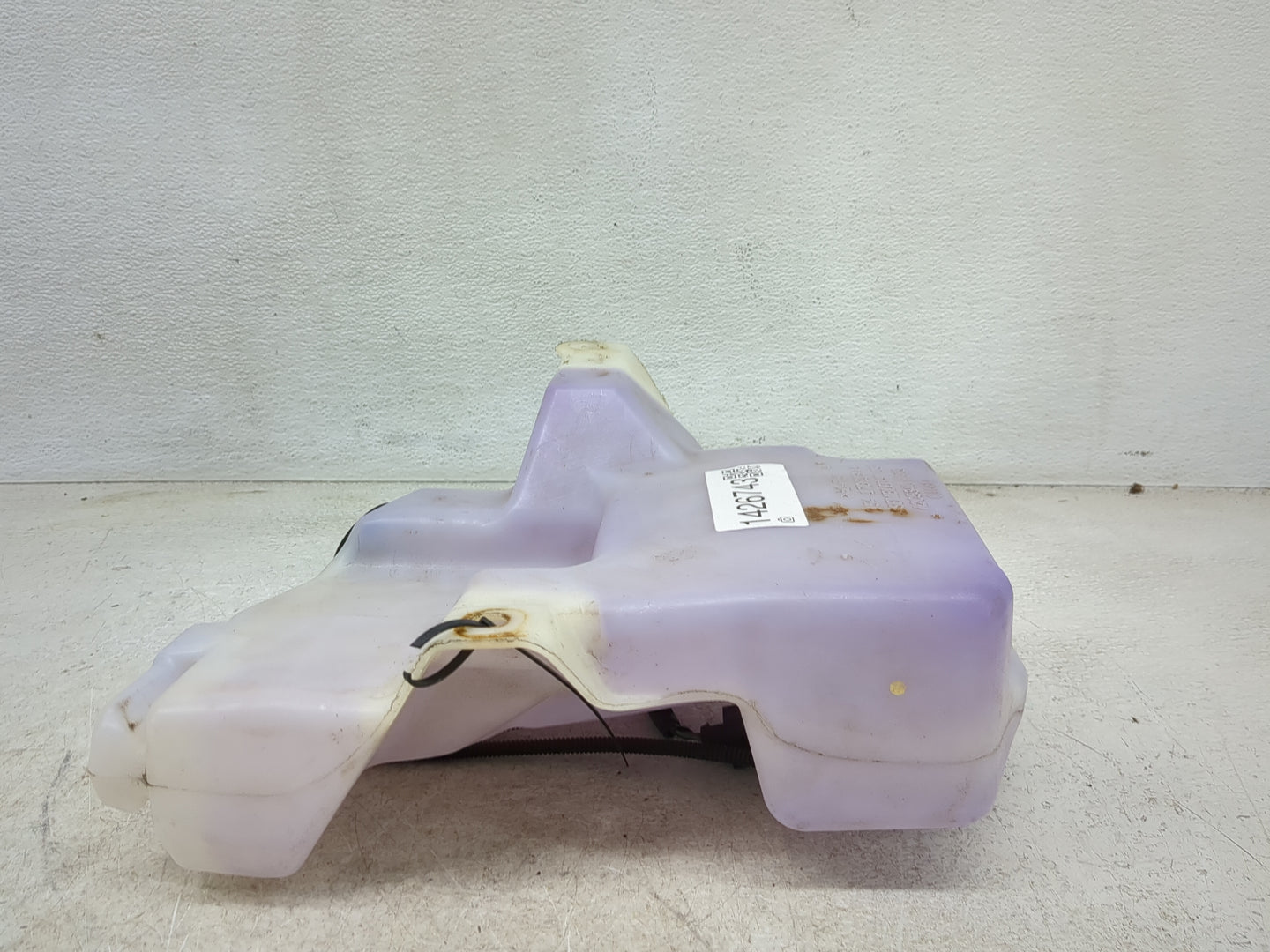 2013-2014 Ford Escape Windshield Washer Fluid Reservoir Bottle Oem - Oemusedautoparts1.com