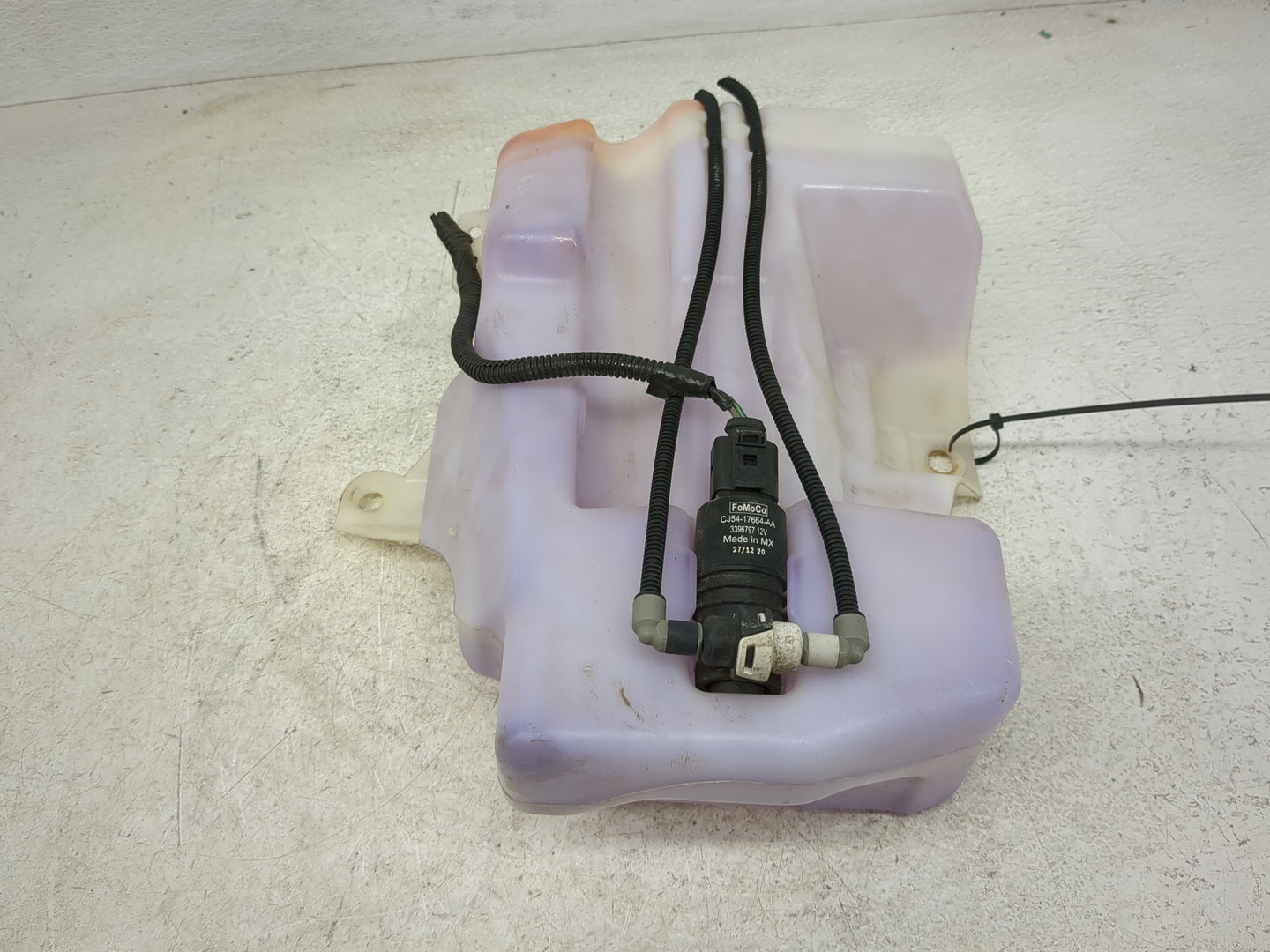 2013-2014 Ford Escape Windshield Washer Fluid Reservoir Bottle Oem - Oemusedautoparts1.com